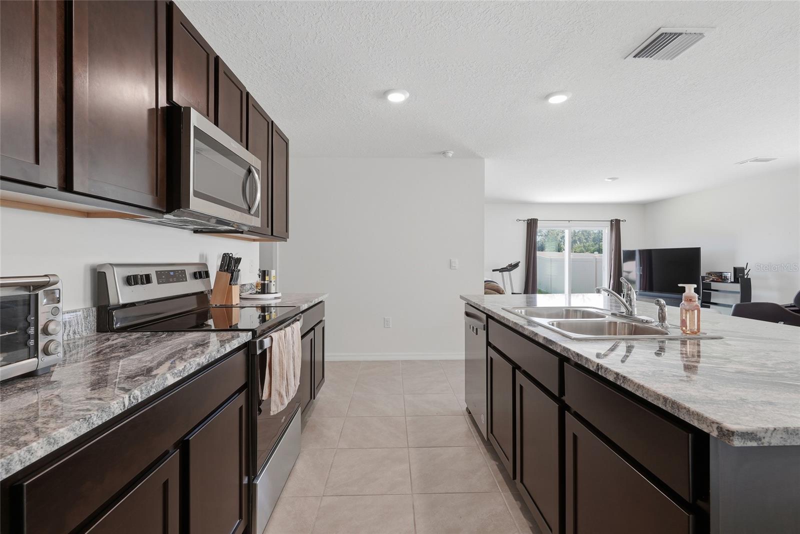 AVALON WOODS - Residential
