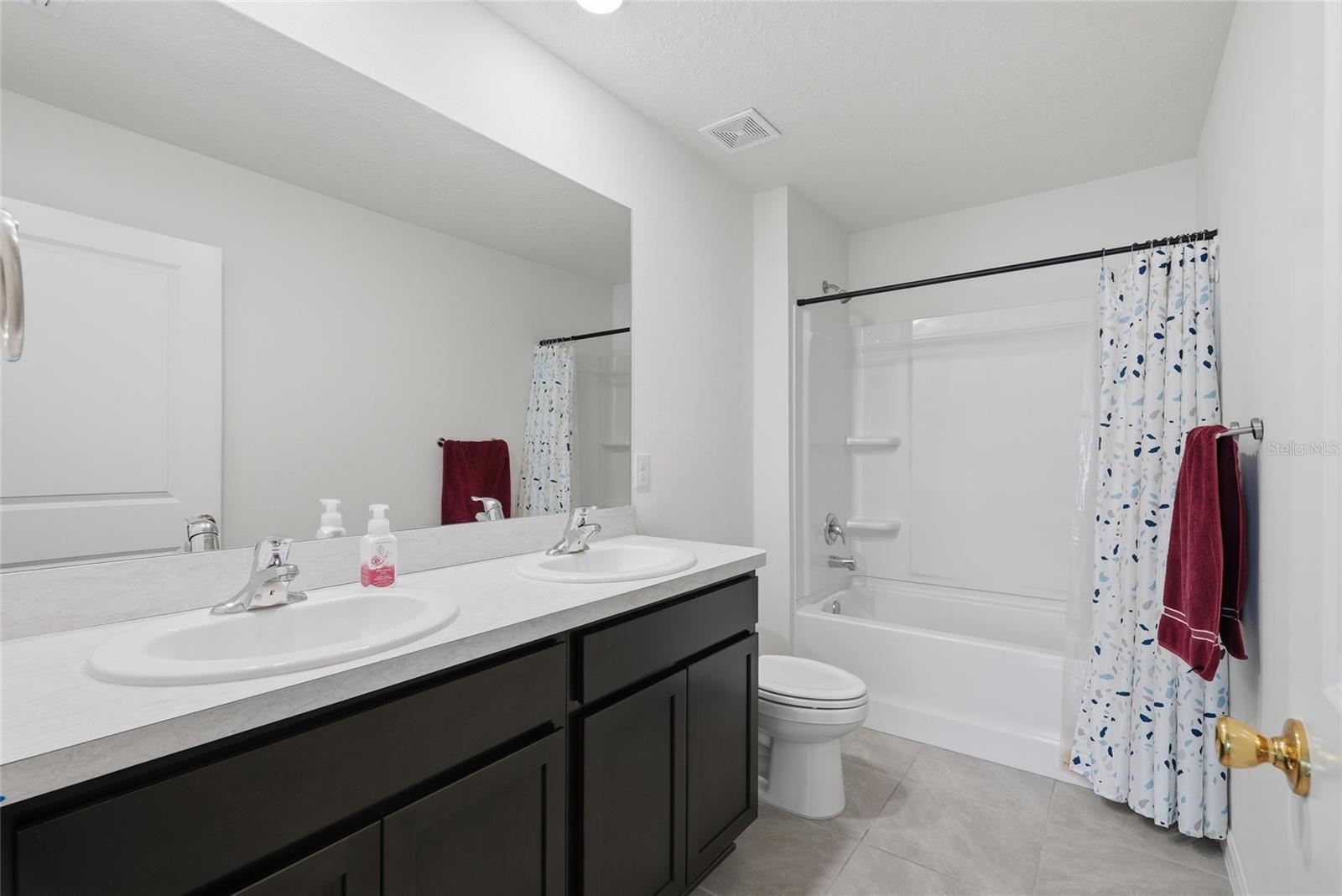 AVALON WOODS - Residential