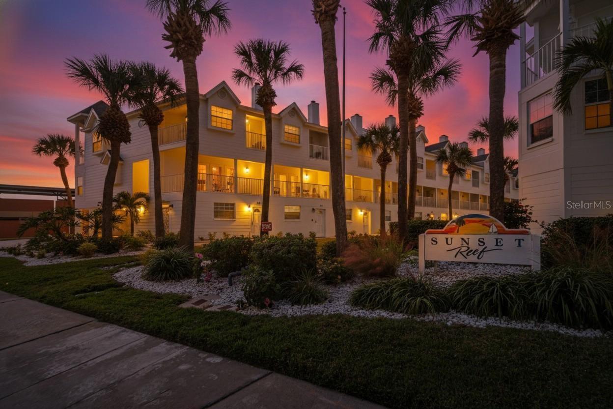 SUNSET REEF - Residential