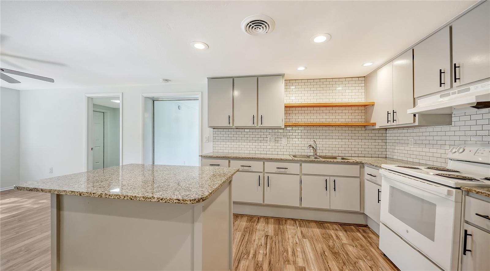 ARLINGTON PARK - Residential