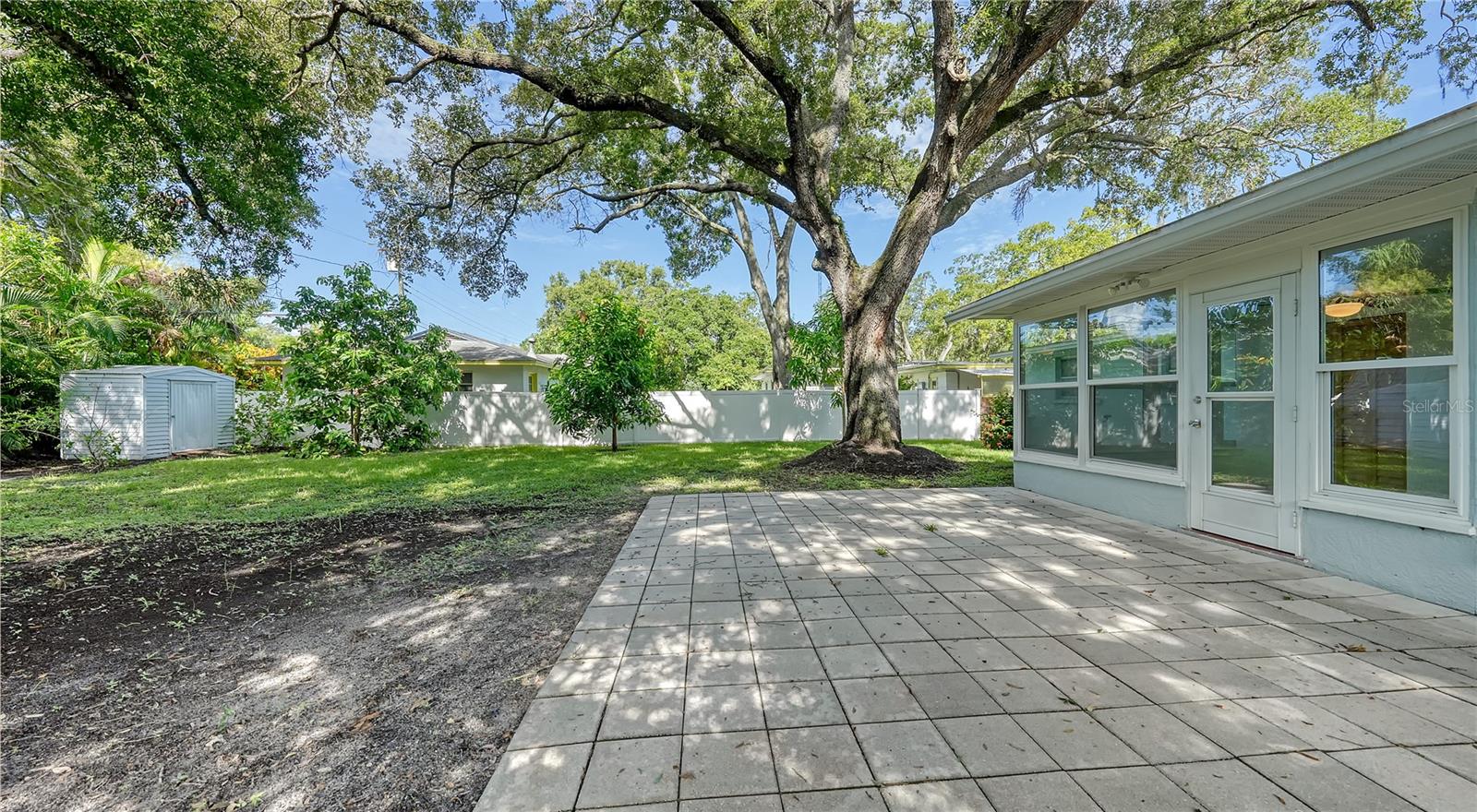 ARLINGTON PARK - Residential