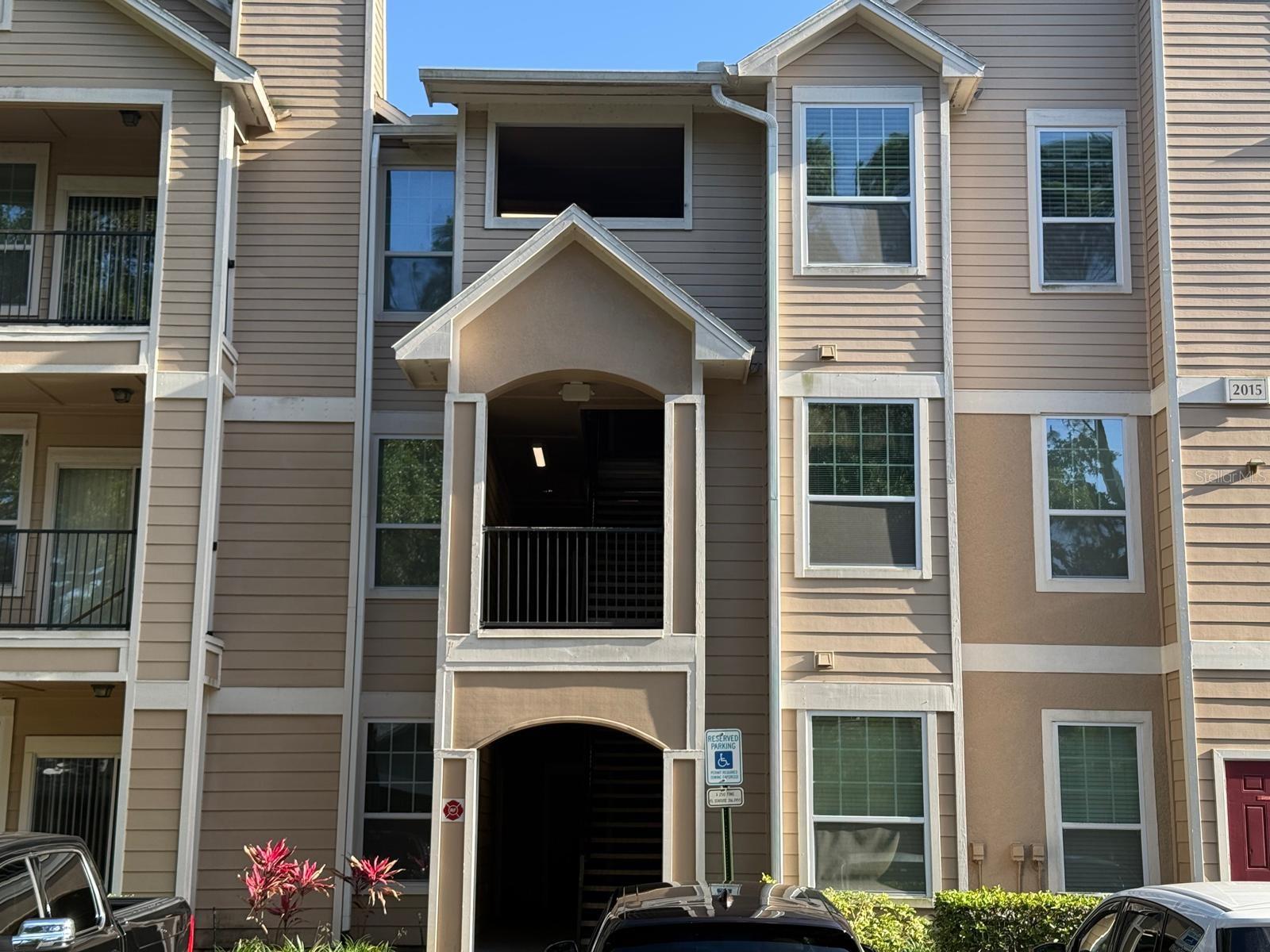 2-Bedroom Condo in Prime Location – Top Floor Unit with Garden View!

Don’t miss this incredible opportunity to own a spacious and affordable top-floor condo with no upstairs neighbors, located just minutes from major shopping centers, hospitals, grocery stores, and commercial areas.

This 3rd-floor unit features 2 large bedrooms, each with its own walk-in closet, and an open-concept kitchen and living area, perfect for both relaxing and entertaining. Enjoy peaceful mornings or evenings on your private balcony, which overlooks the interior courtyard and garden of the community.

The community offers fantastic amenities, including a swimming pool and playground, ideal for families or investors alike.

Whether you’re a first-time buyer or looking for a solid investment, this property checks all the boxes in terms of value, location, and comfort.