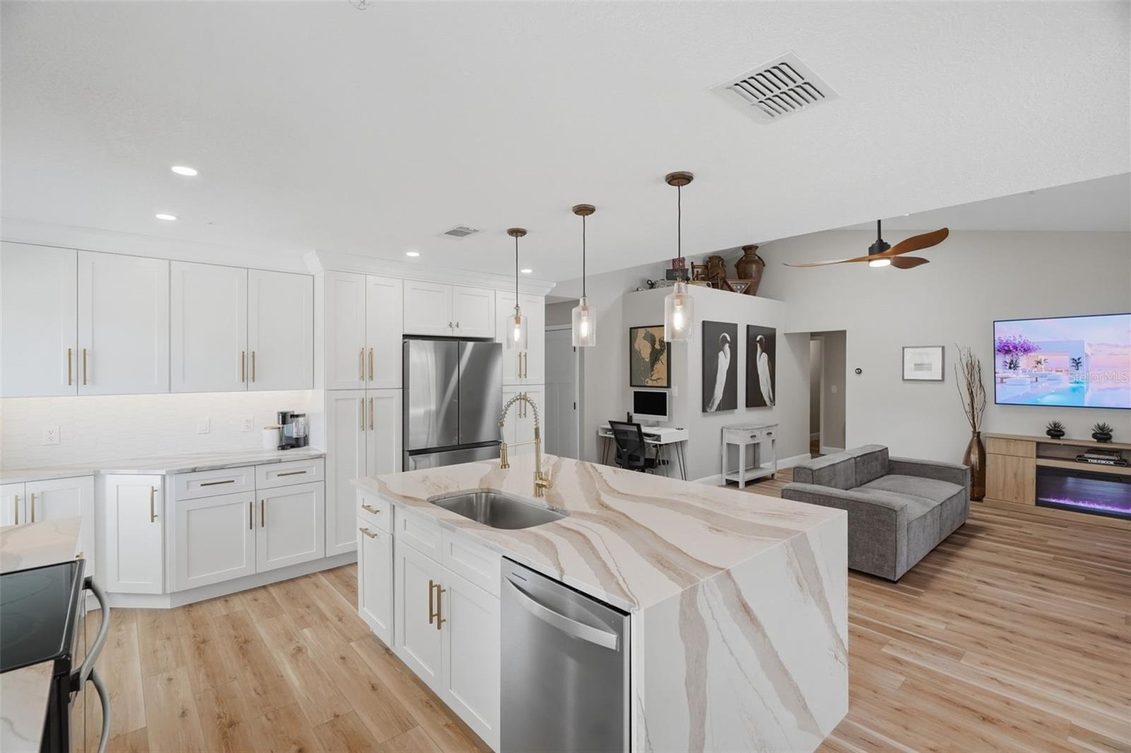 COLONY SOUTH - Residential