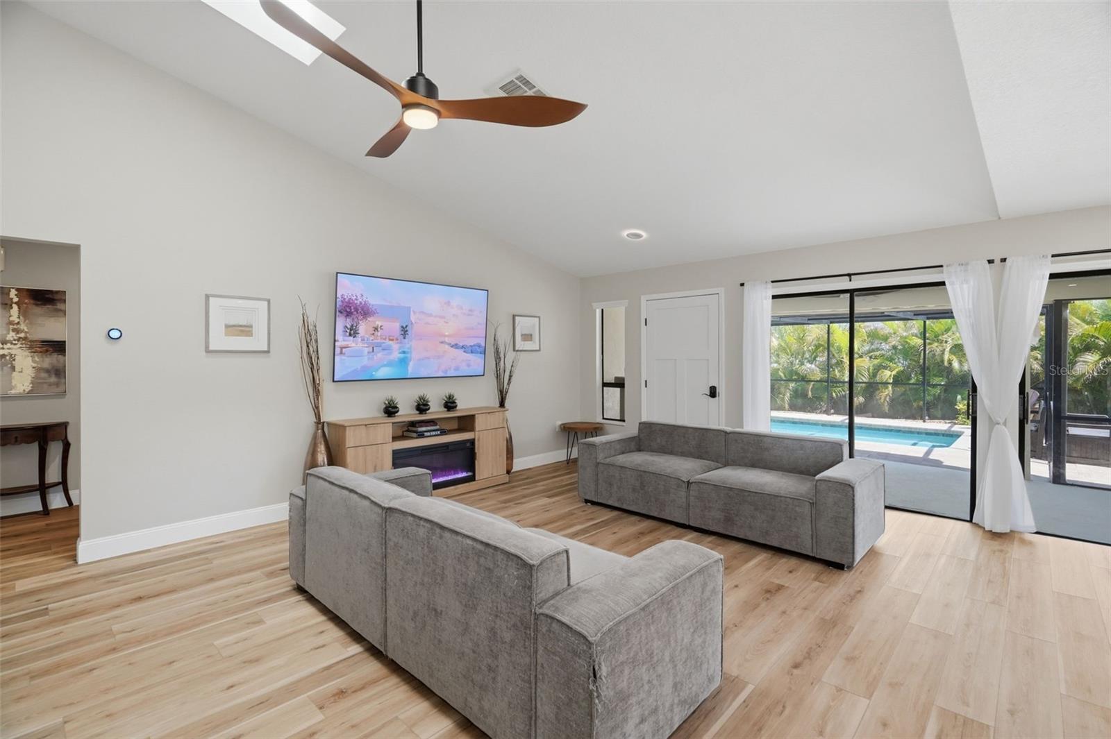 COLONY SOUTH - Residential