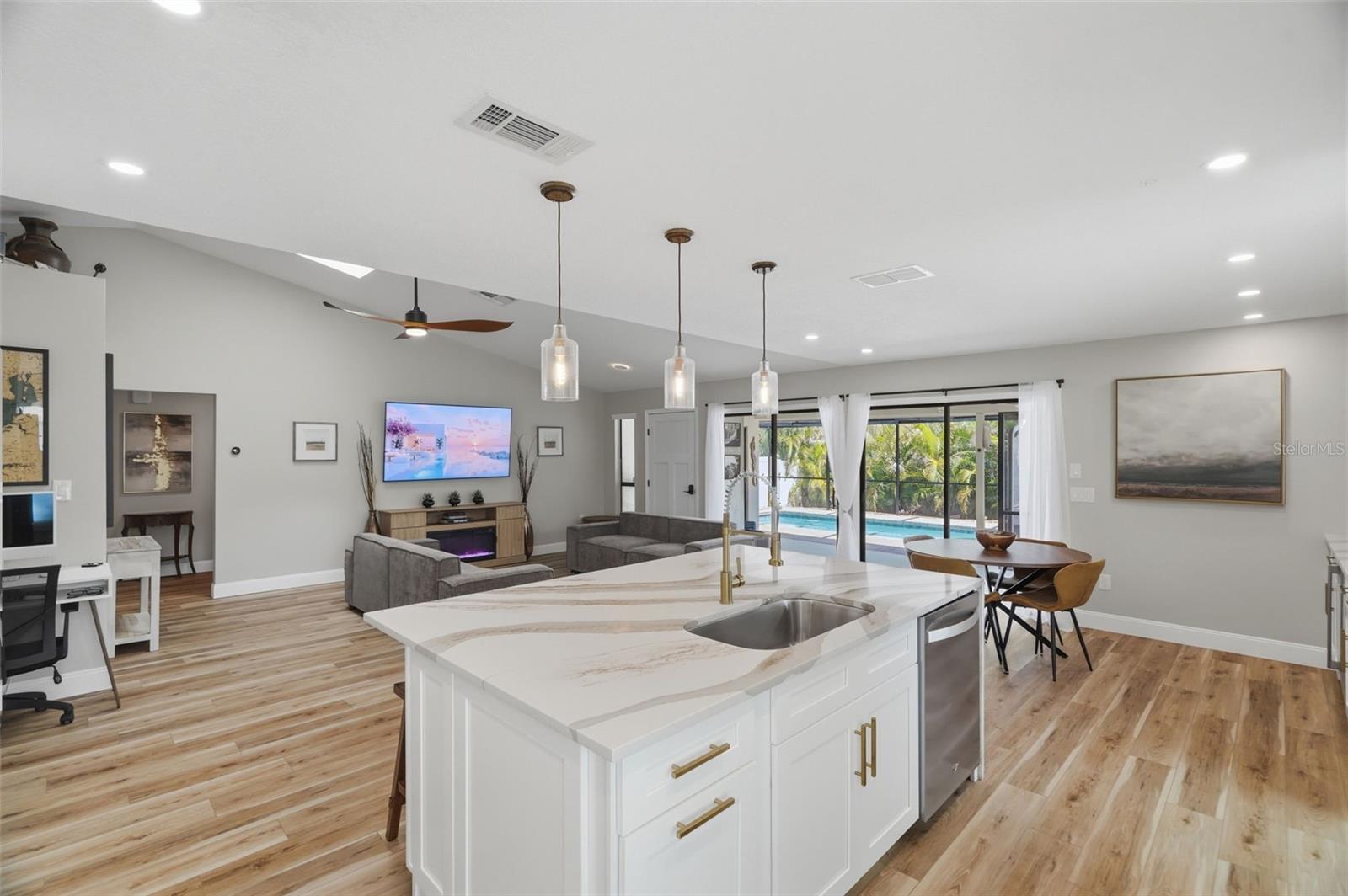 COLONY SOUTH - Residential