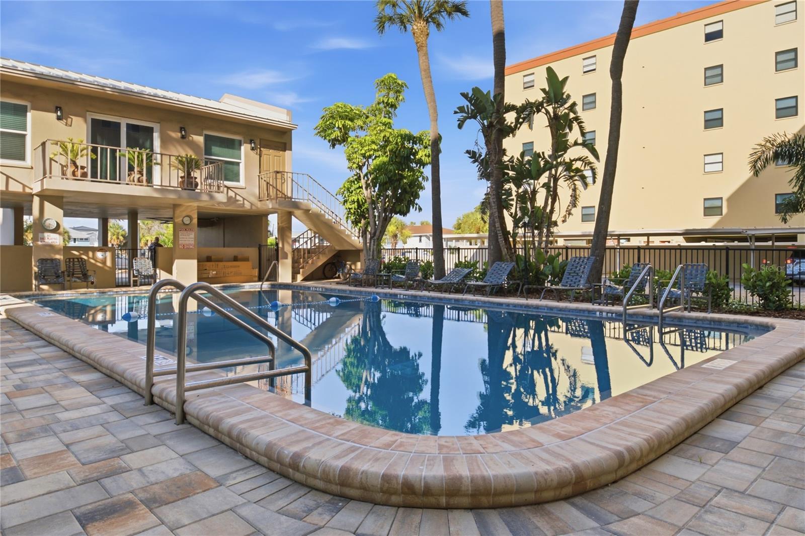 MADEIRA VISTA CONDO - Residential