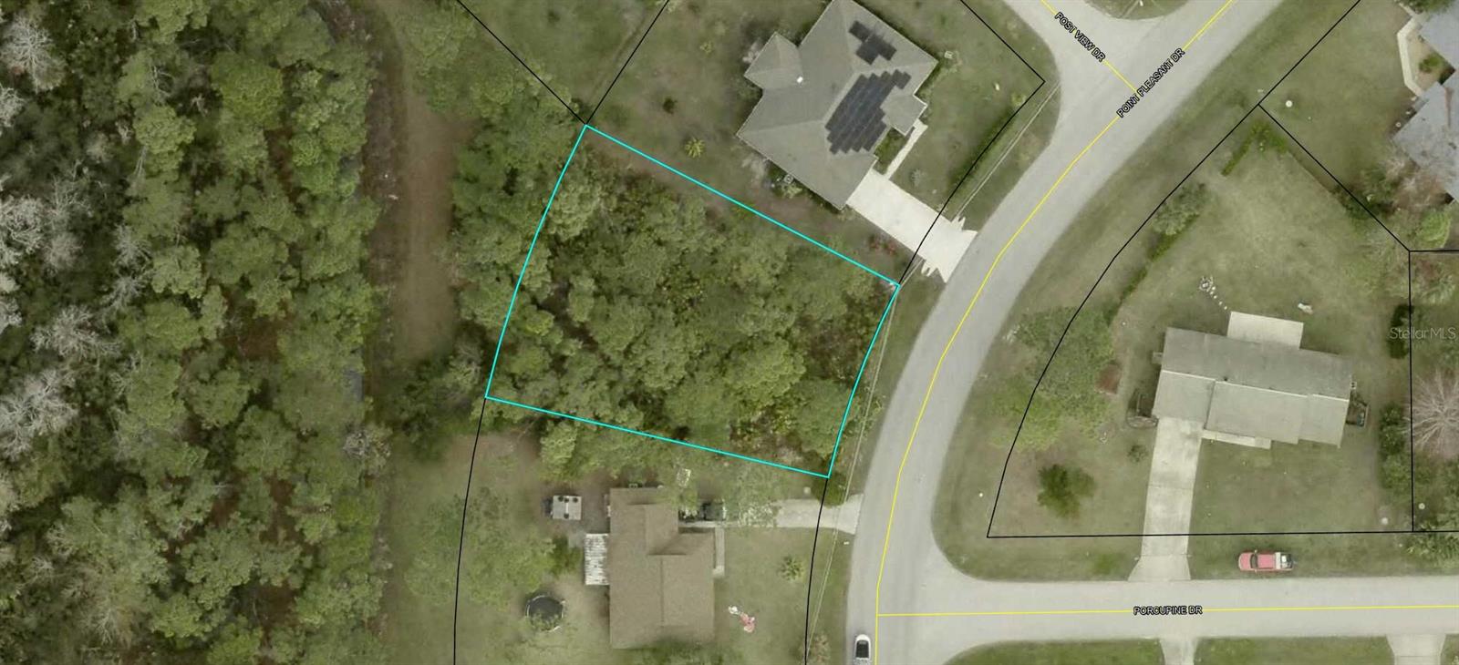 Secure your piece of one of Florida’s fastest-growing markets with this prime homesite. Ideal for builders, investors, or future homeowners, this lot offers the perfect canvas for new construction in an area experiencing rapid growth and increasing demand. Whether you’re looking to build now or hold for future appreciation, opportunities like this are becoming harder to find.
