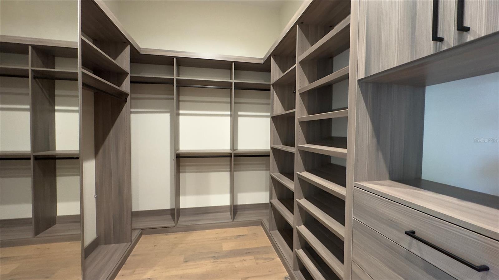 BELLA COLLINA - Residential