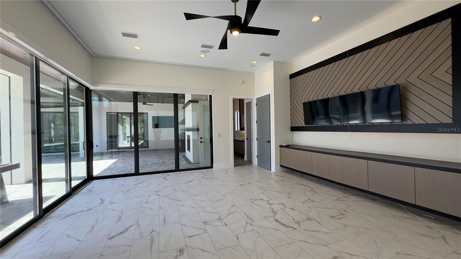 BELLA COLLINA - Residential