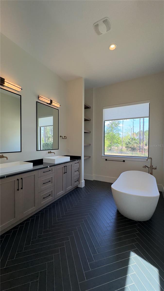 BELLA COLLINA - Residential