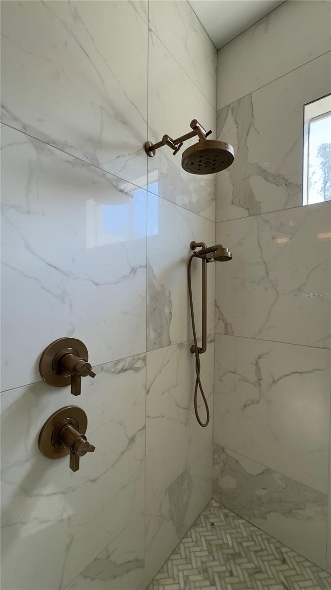 BELLA COLLINA - Residential