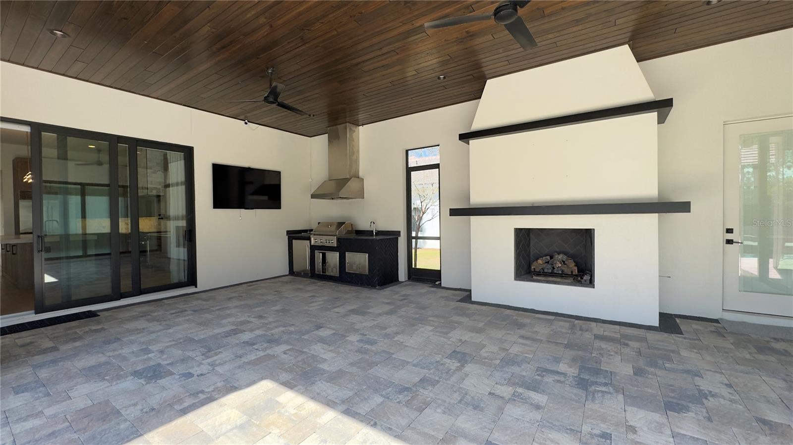 BELLA COLLINA - Residential