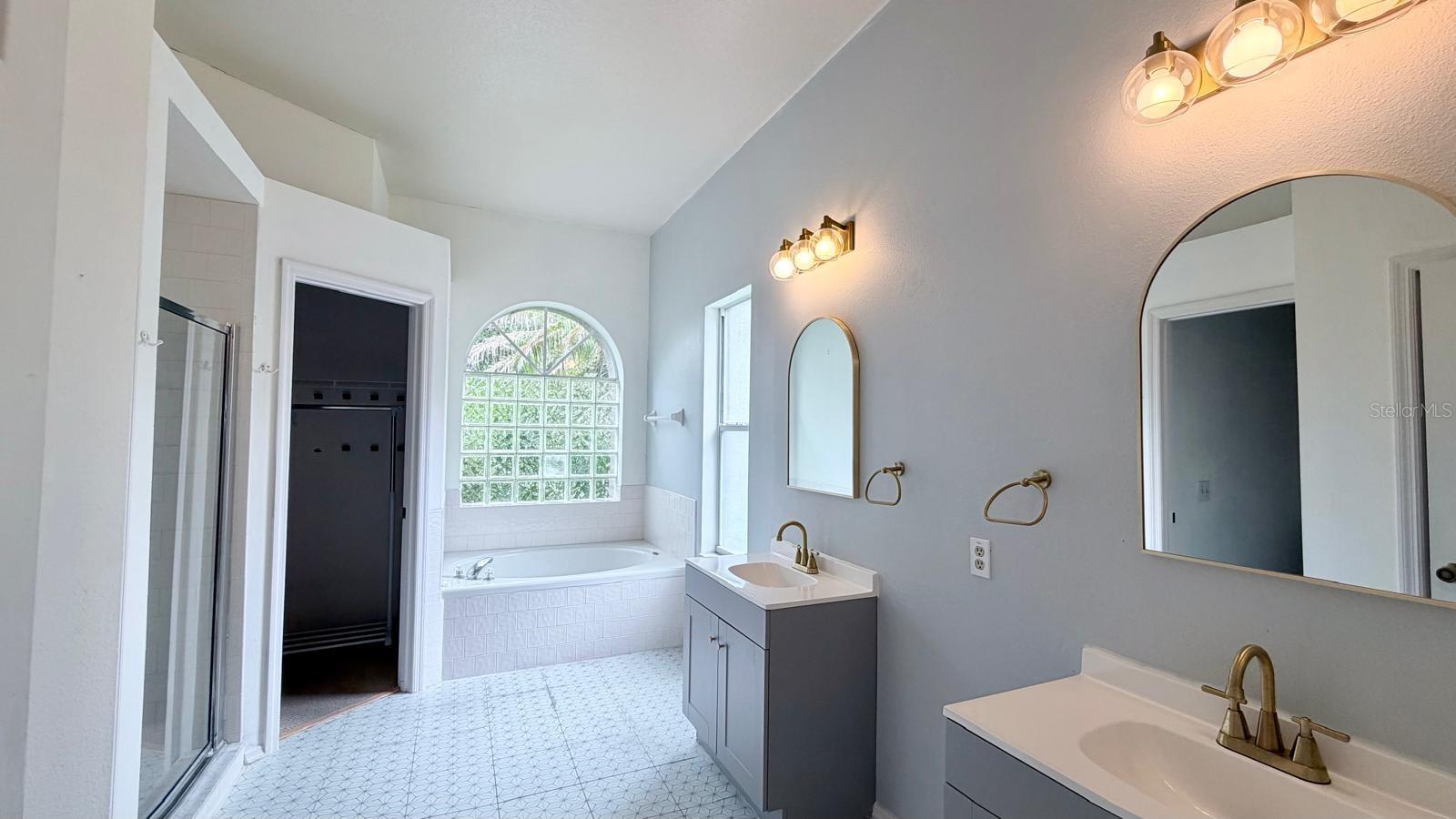 PEBBLE CREEK VILLAGE UNIT 6 RE - Residential Lease