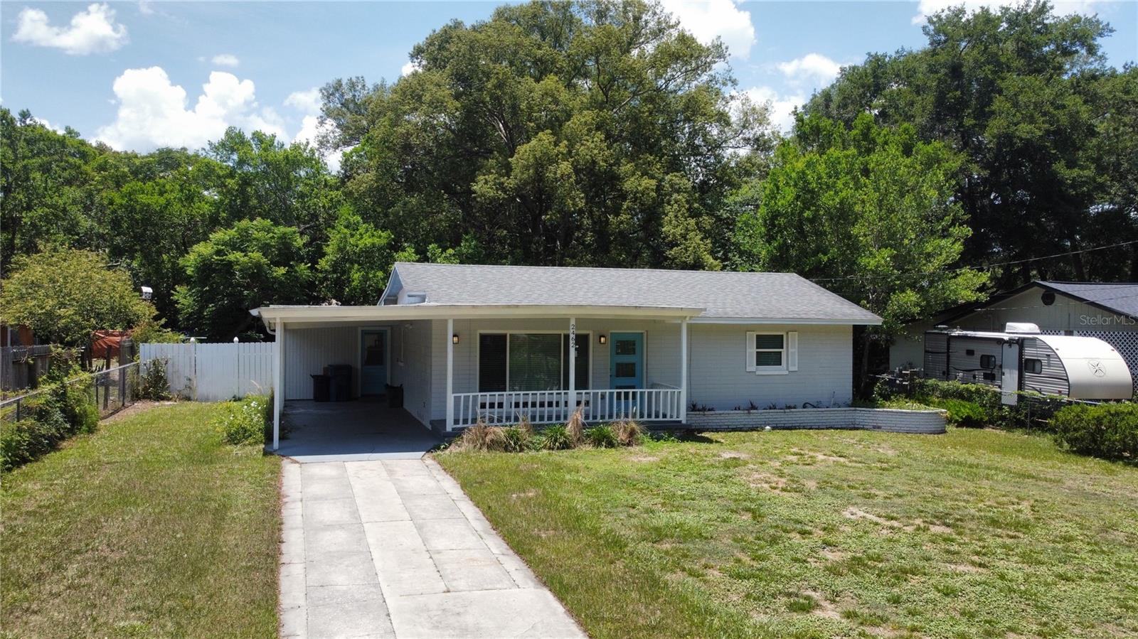 COUNTRY CLUB ESTATES - Residential
