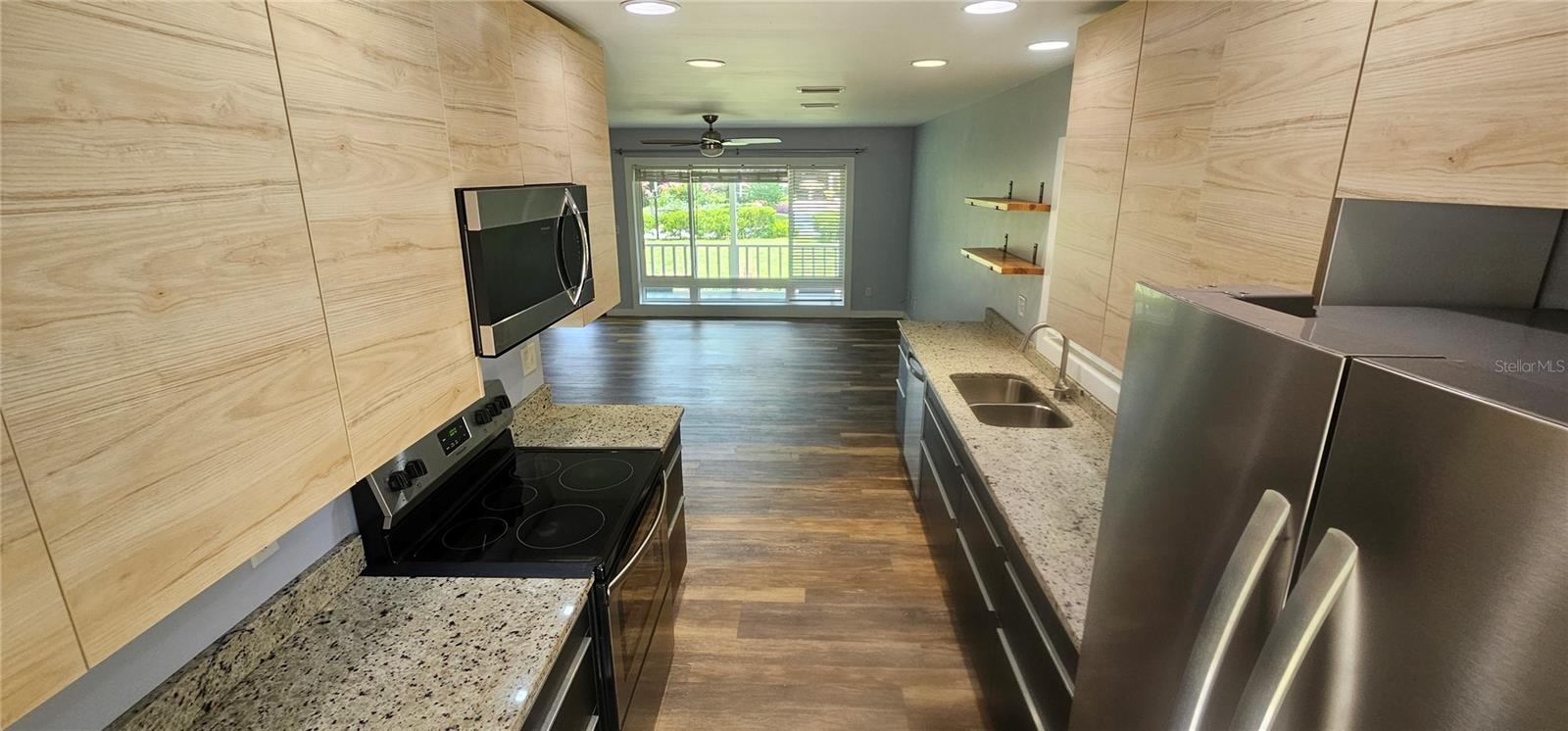 COUNTRY CLUB ESTATES - Residential