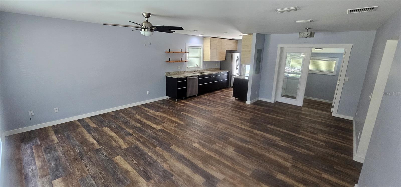 COUNTRY CLUB ESTATES - Residential