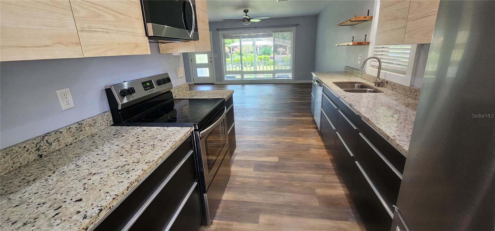 COUNTRY CLUB ESTATES - Residential