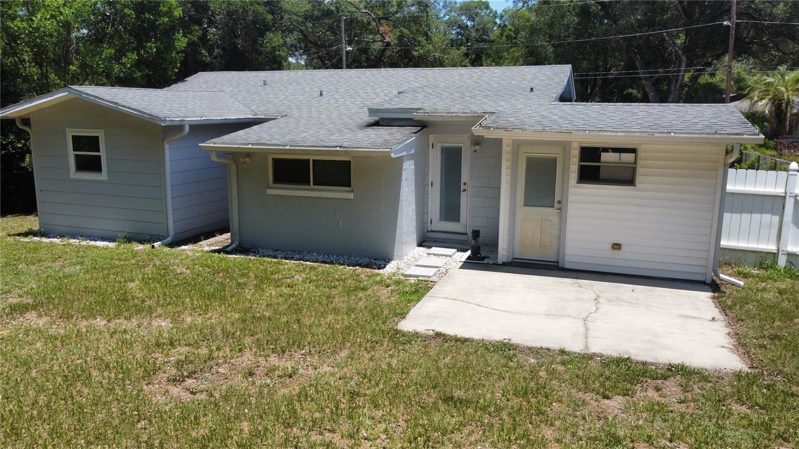 COUNTRY CLUB ESTATES - Residential