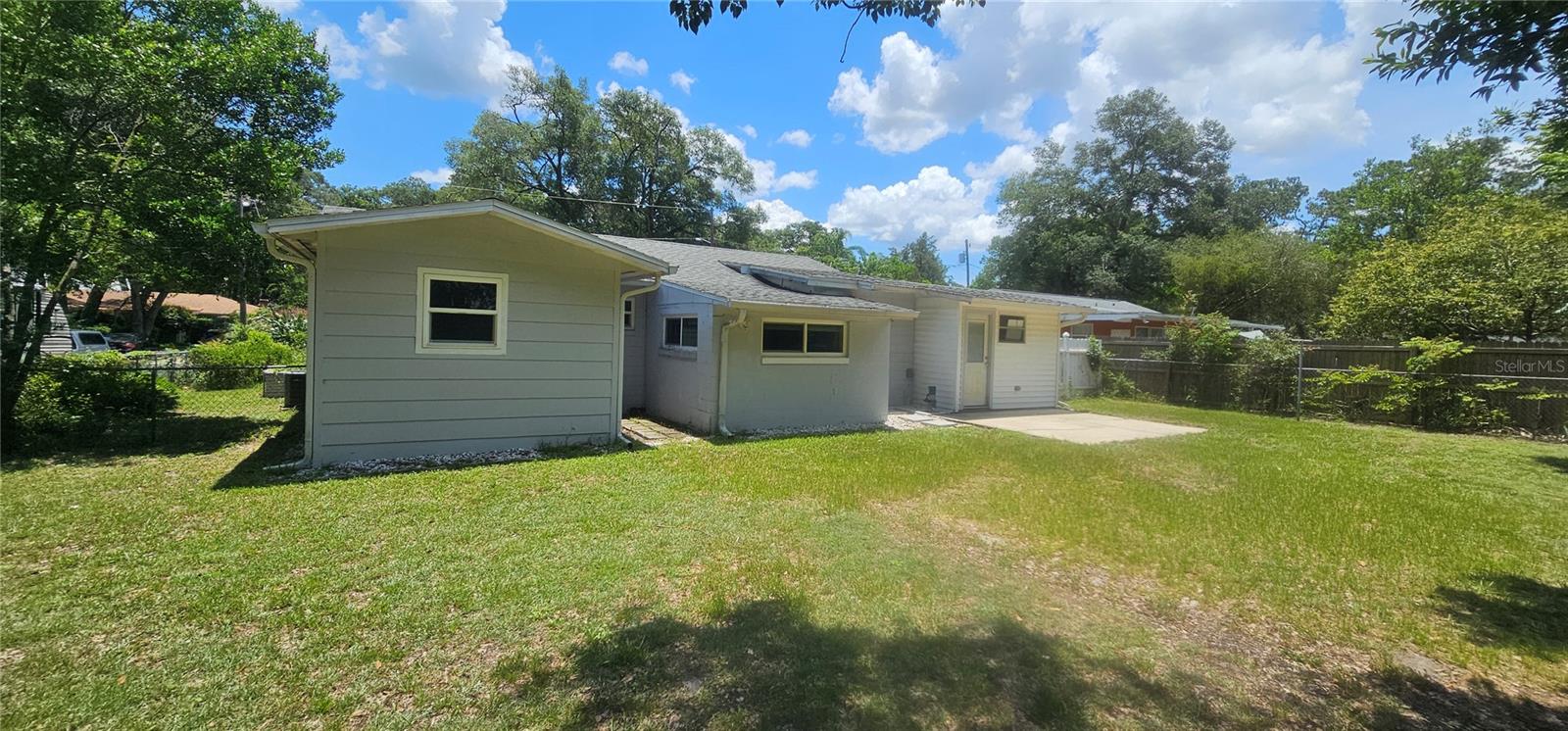 COUNTRY CLUB ESTATES - Residential