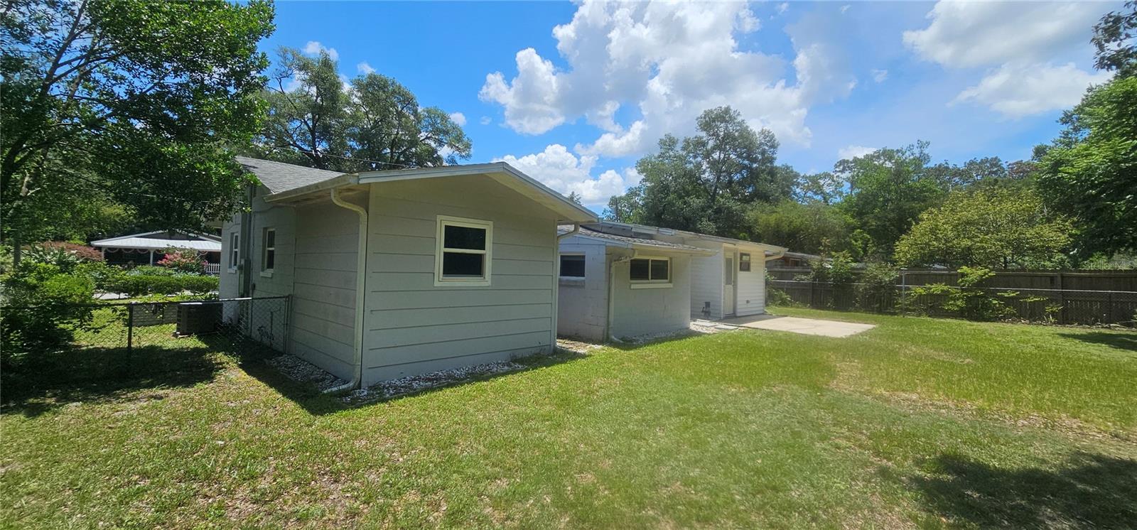 COUNTRY CLUB ESTATES - Residential