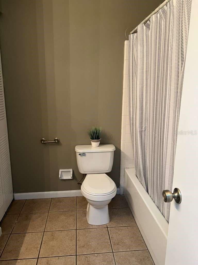 HAYSTACKS - Residential Lease