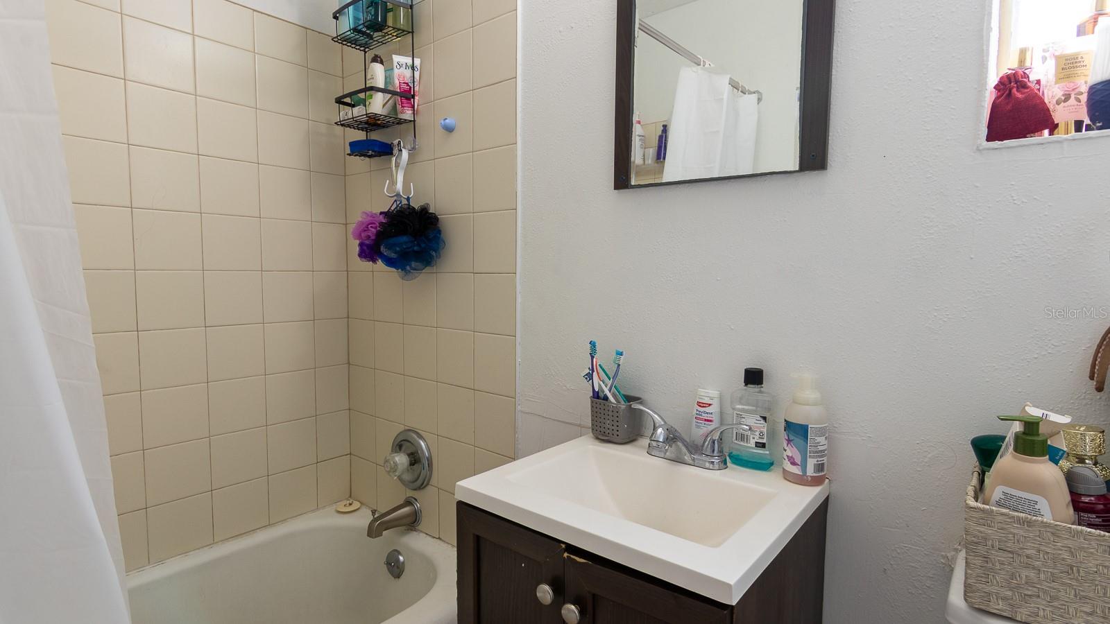 RIDGEWOOD ESTATES ADD 01 RESUB - Residential Income