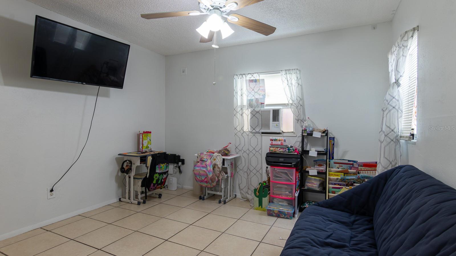 RIDGEWOOD ESTATES ADD 01 RESUB - Residential Income
