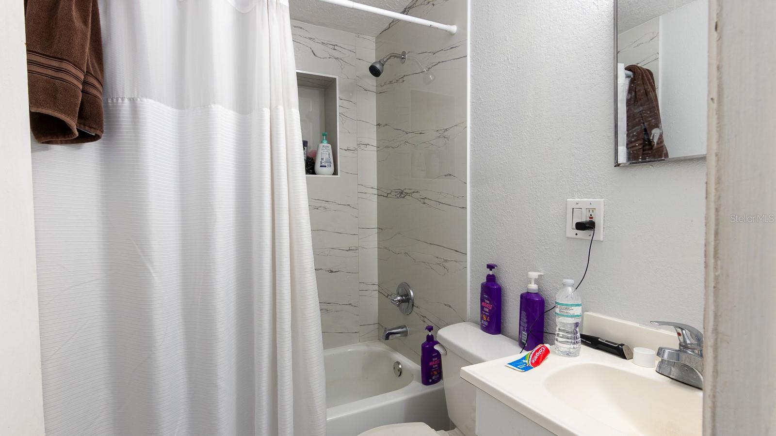 RIDGEWOOD ESTATES ADD 01 RESUB - Residential Income