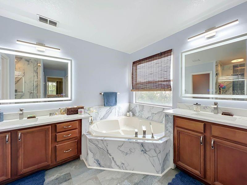 KENSINGTON AT EASTWOOD - Residential