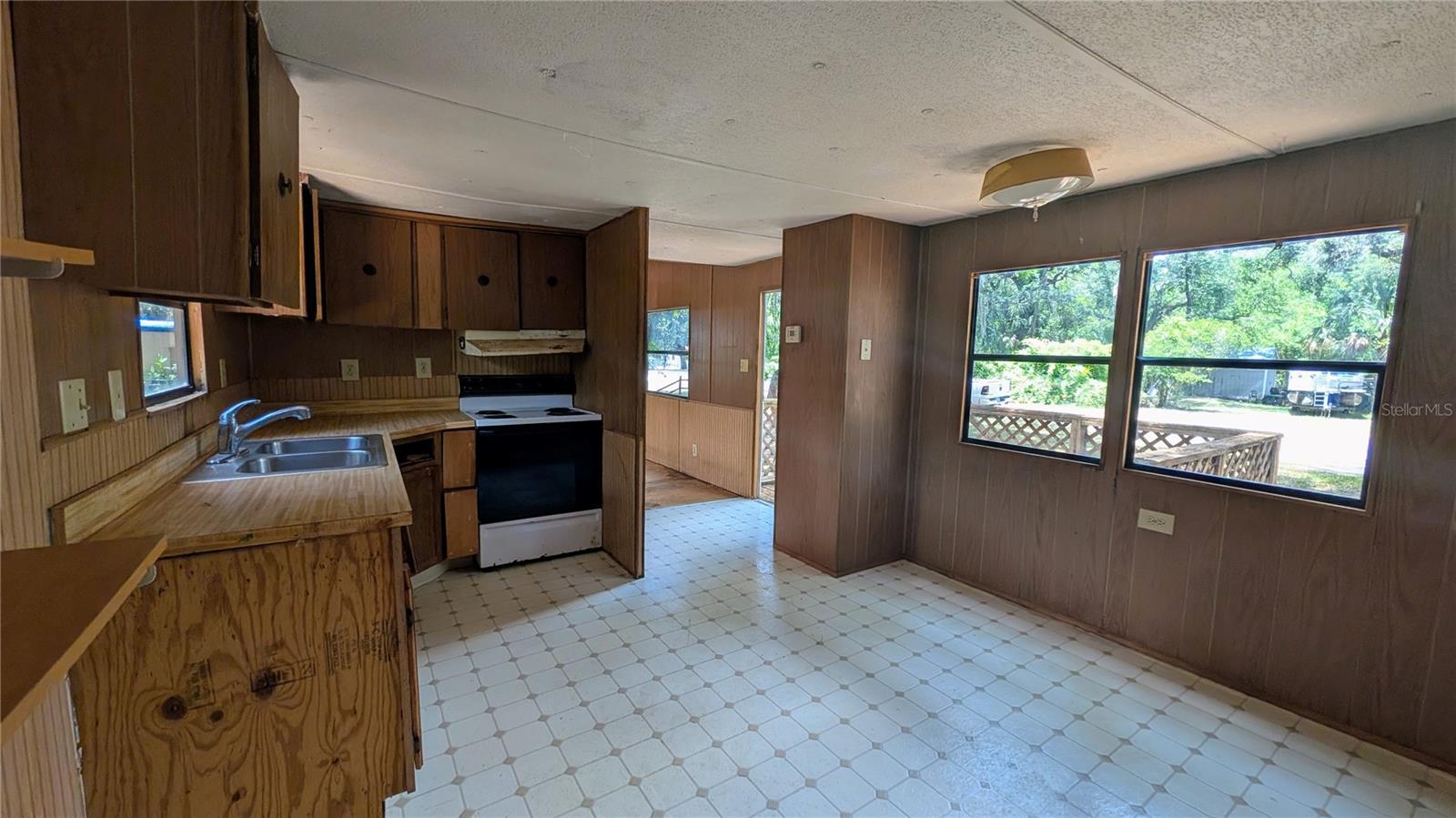 CRYSTAL RIVER OAKS - Residential