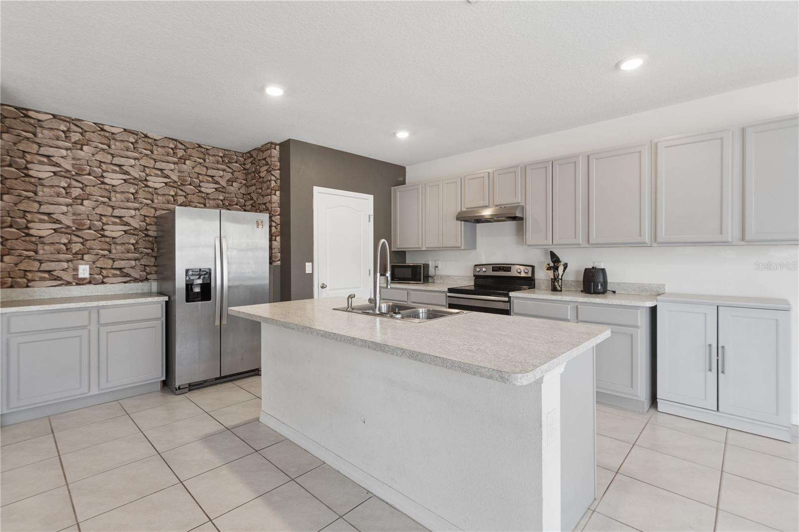 AUBURN GROVE PH I - Residential