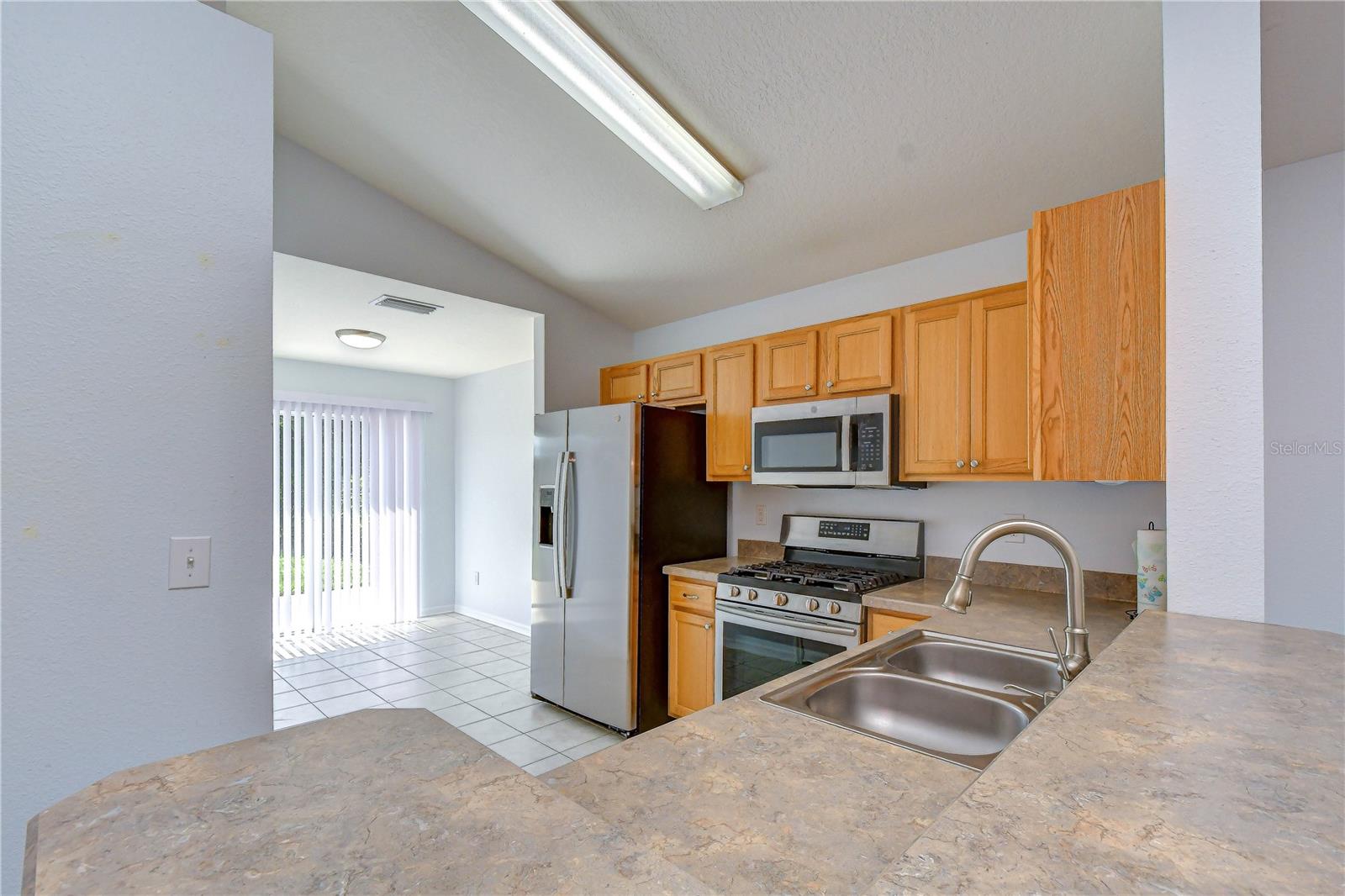 FISHHAWK RANCH PH 2 PRCL - Residential Lease