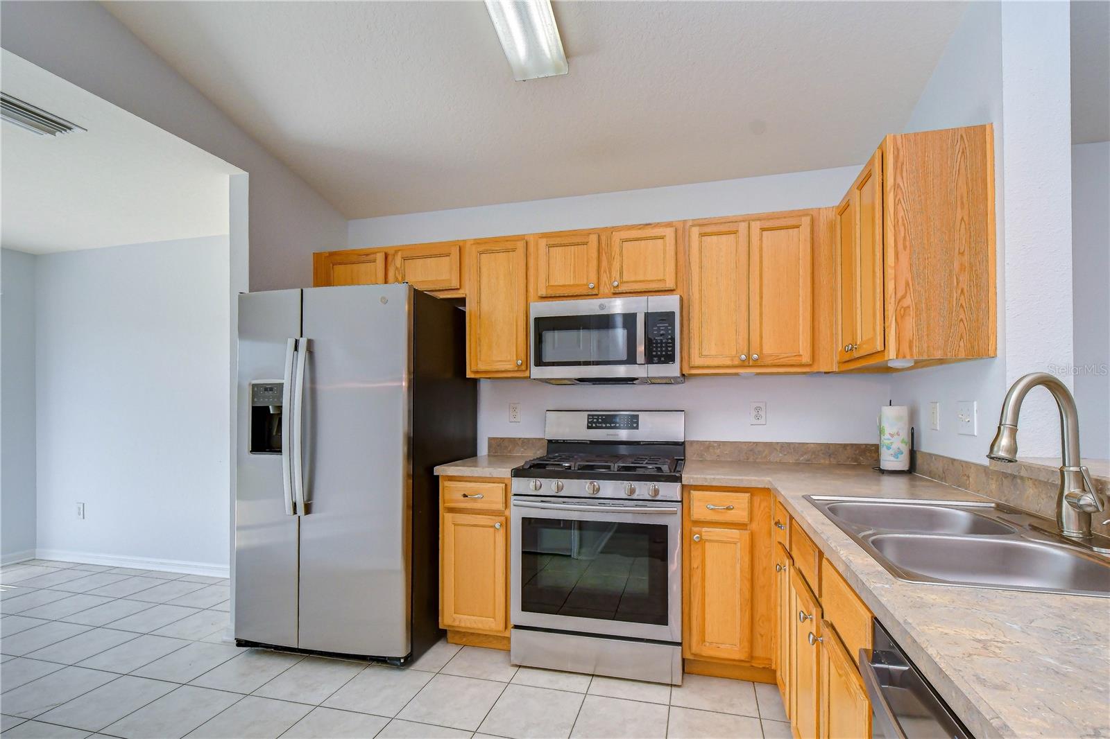 FISHHAWK RANCH PH 2 PRCL - Residential Lease
