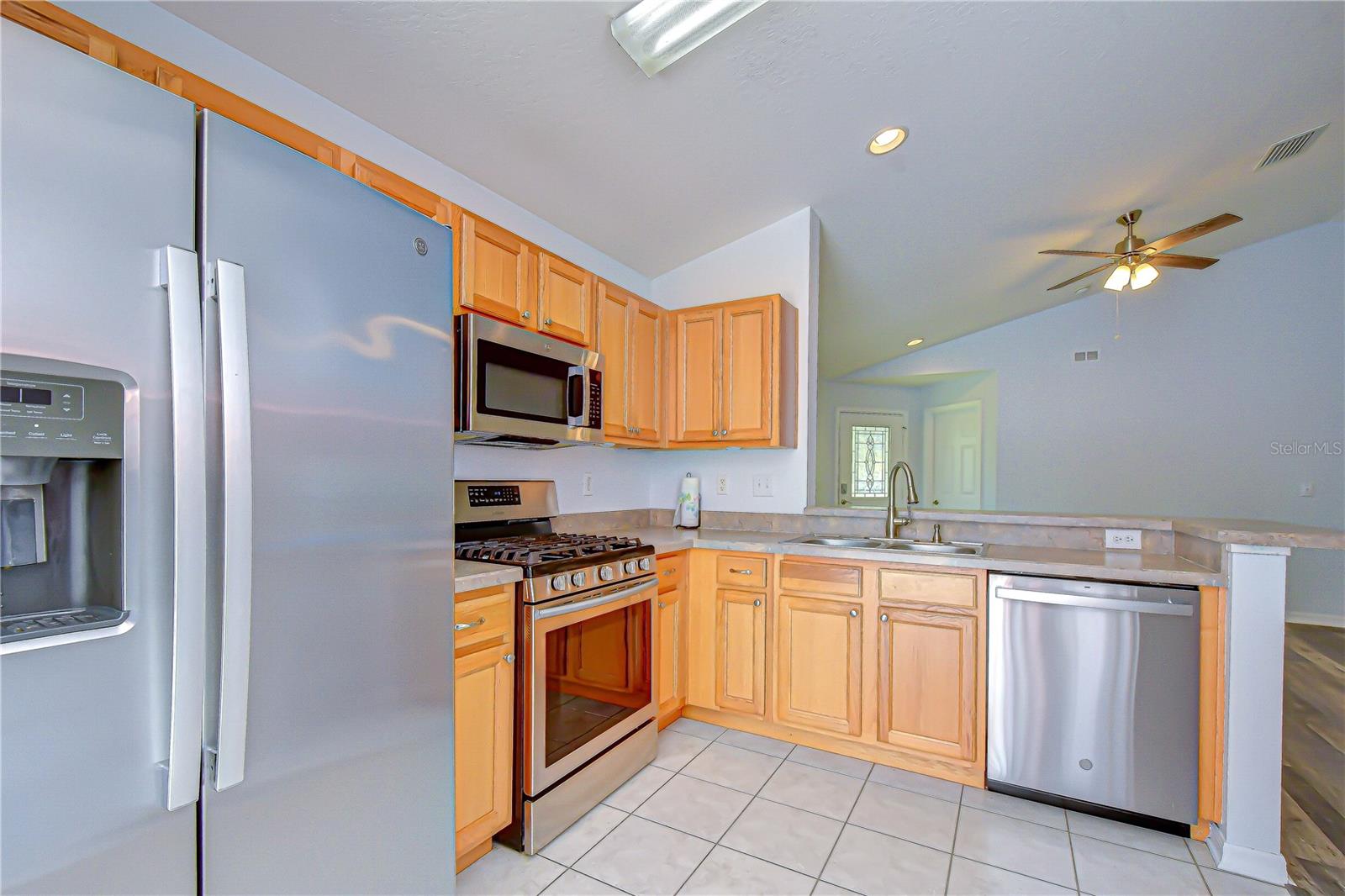FISHHAWK RANCH PH 2 PRCL - Residential Lease