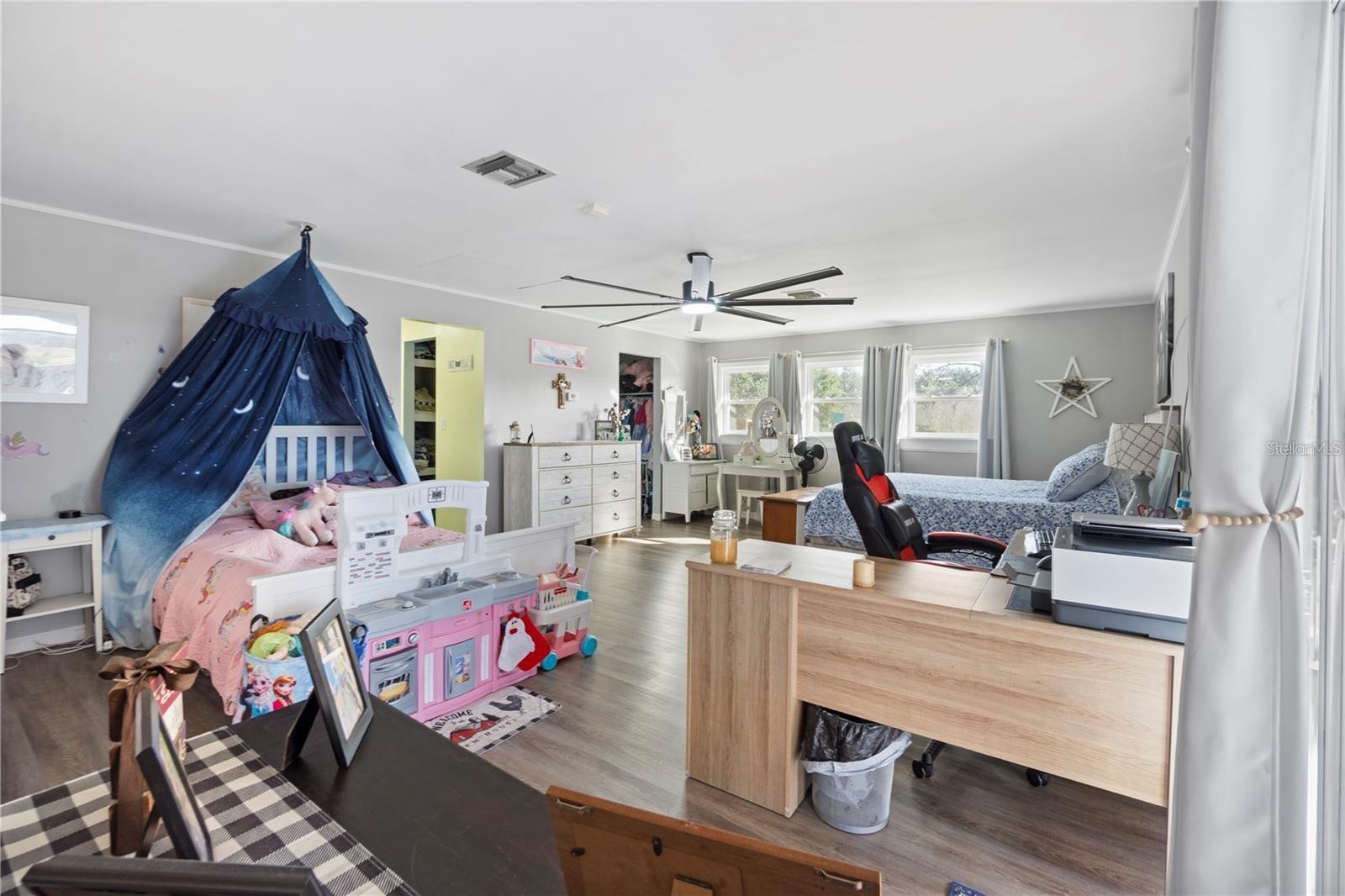 PLEASURE COVE - Residential