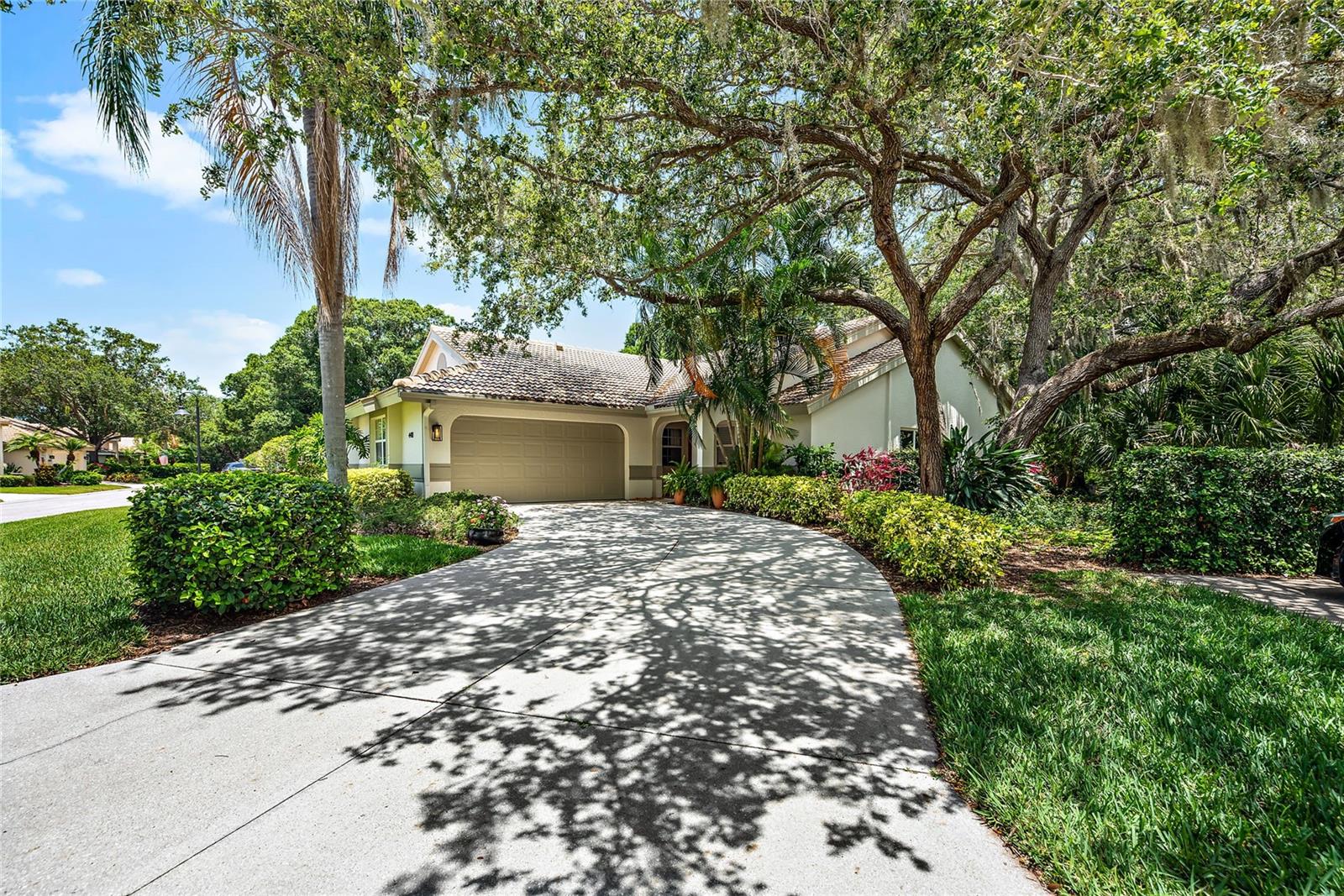 LONGWOOD VILLAS - Residential
