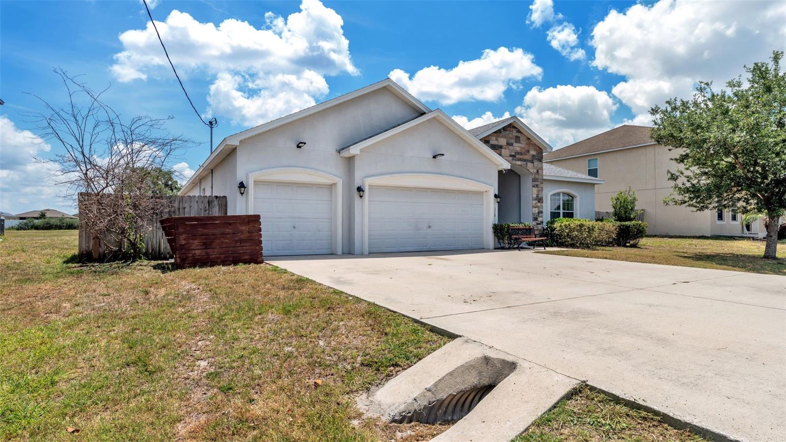 LAKE MCLEOD POINTE PH 02 - Residential
