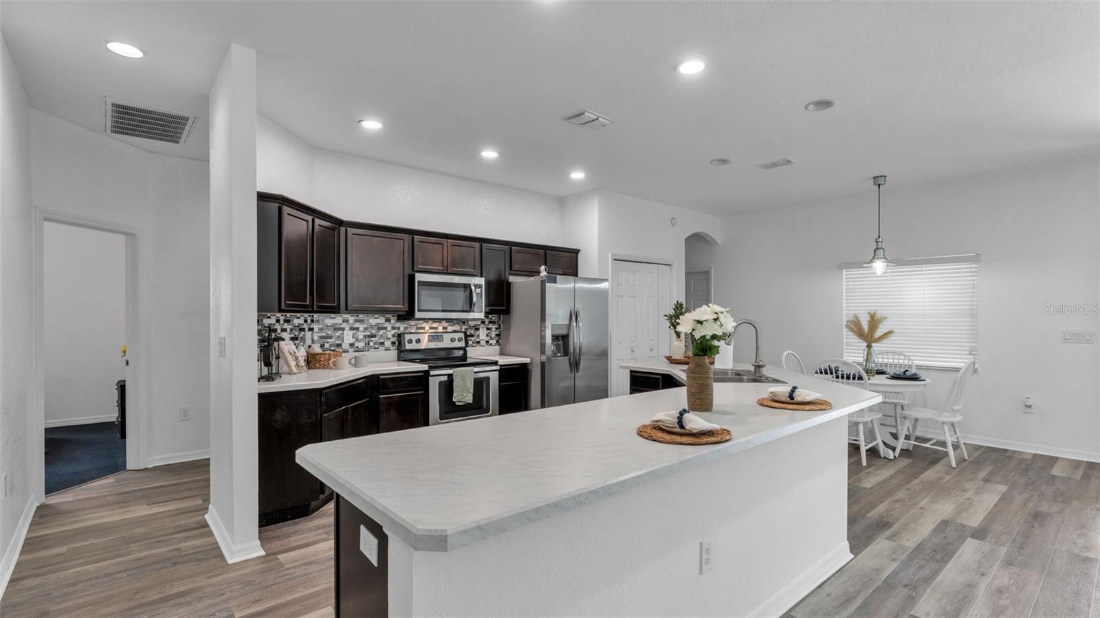 LAKE MCLEOD POINTE PH 02 - Residential
