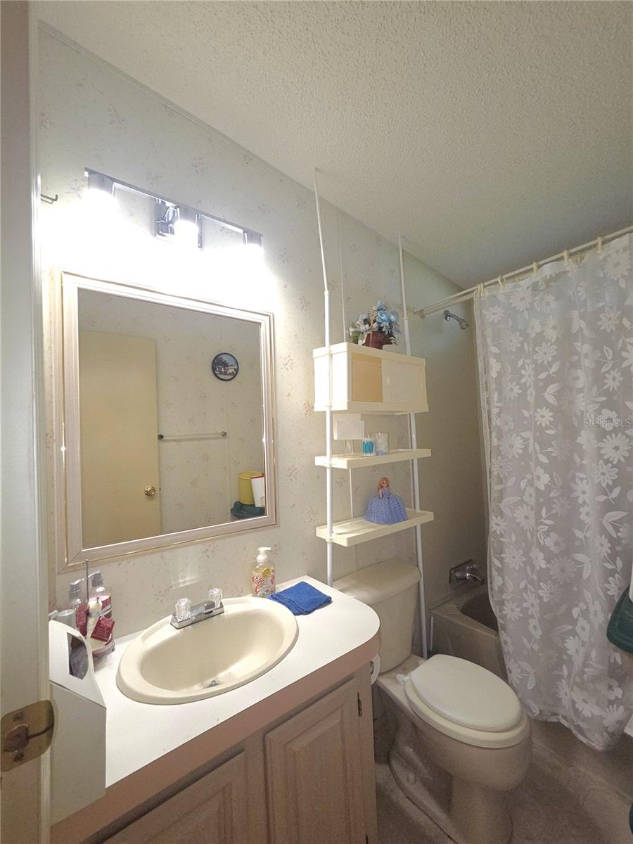SWEETWATER GOLF & TENNIS CLUB ADD 01 - Residential