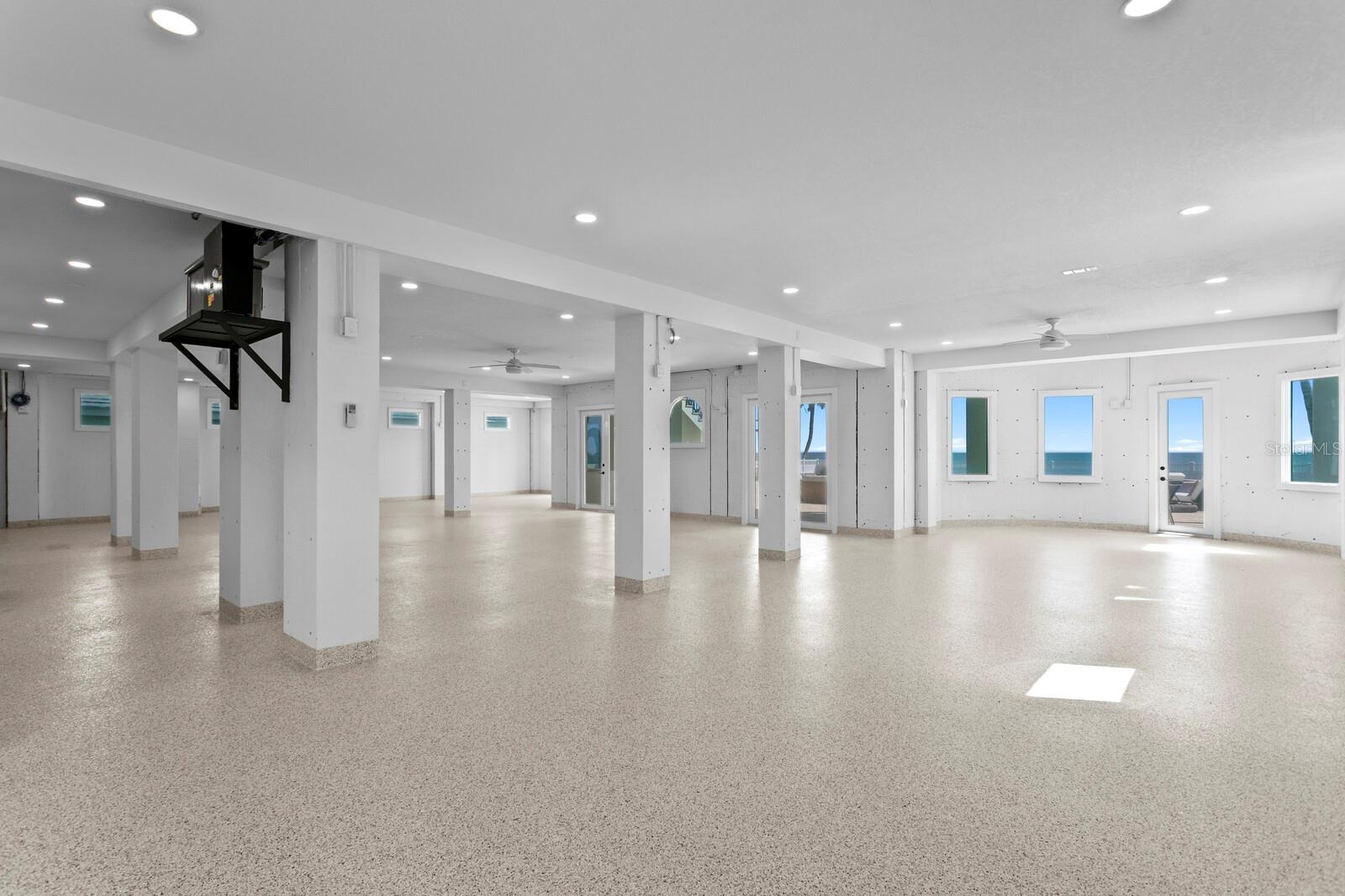 LONE PALM BEACH 2ND ADD - Residential