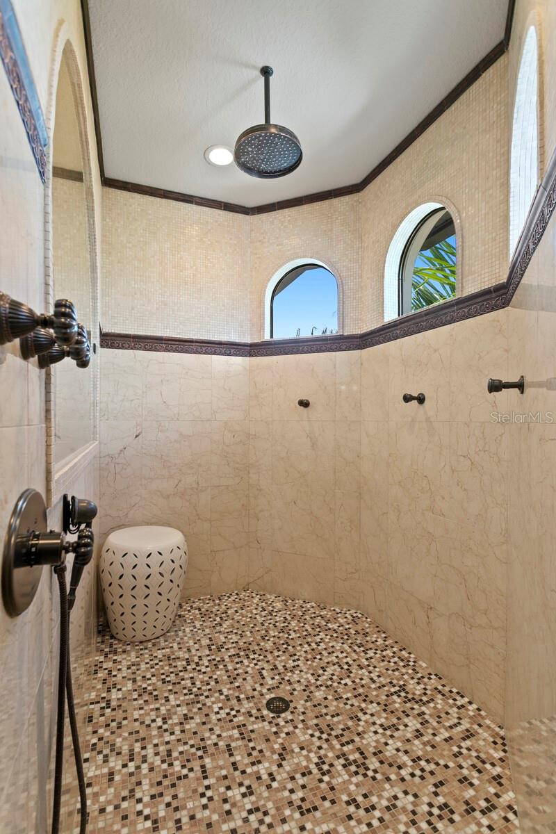 LONE PALM BEACH 2ND ADD - Residential
