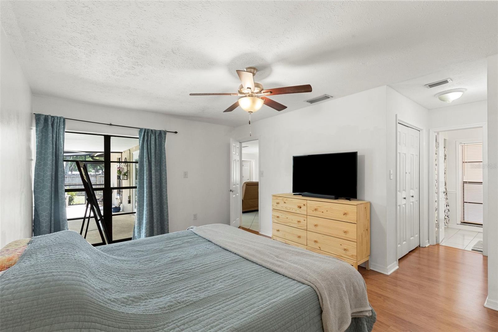 COUNTRY PLACE UNIT 3 B - Residential
