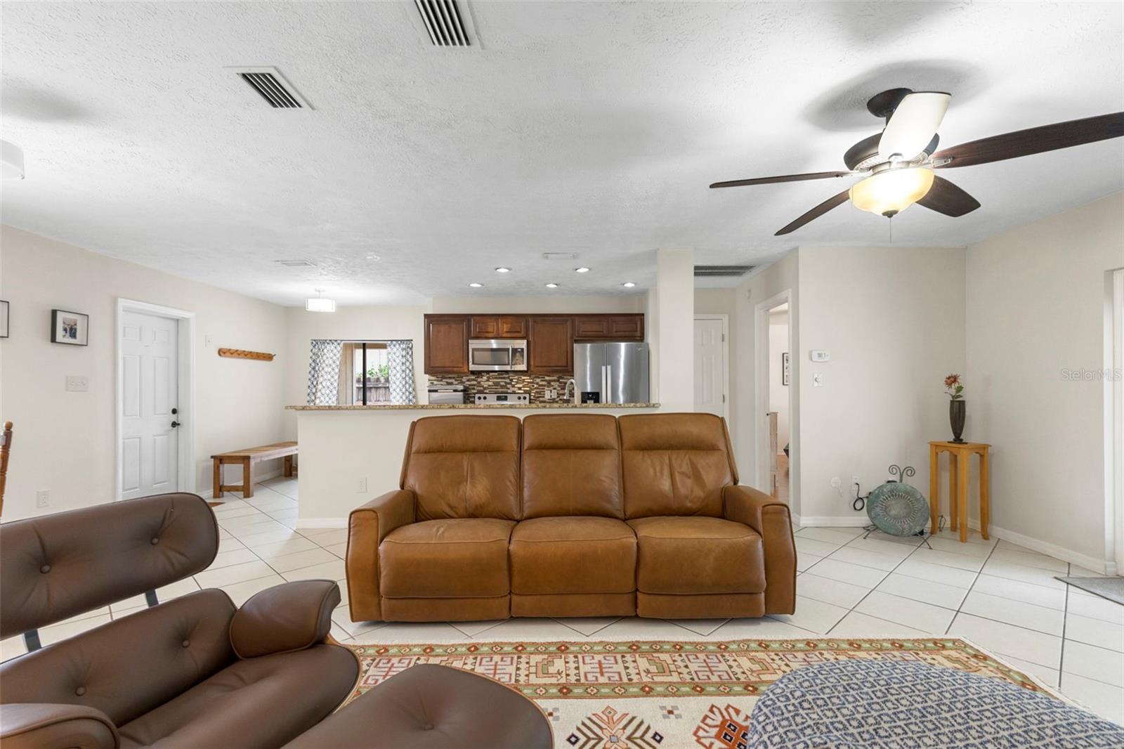 COUNTRY PLACE UNIT 3 B - Residential