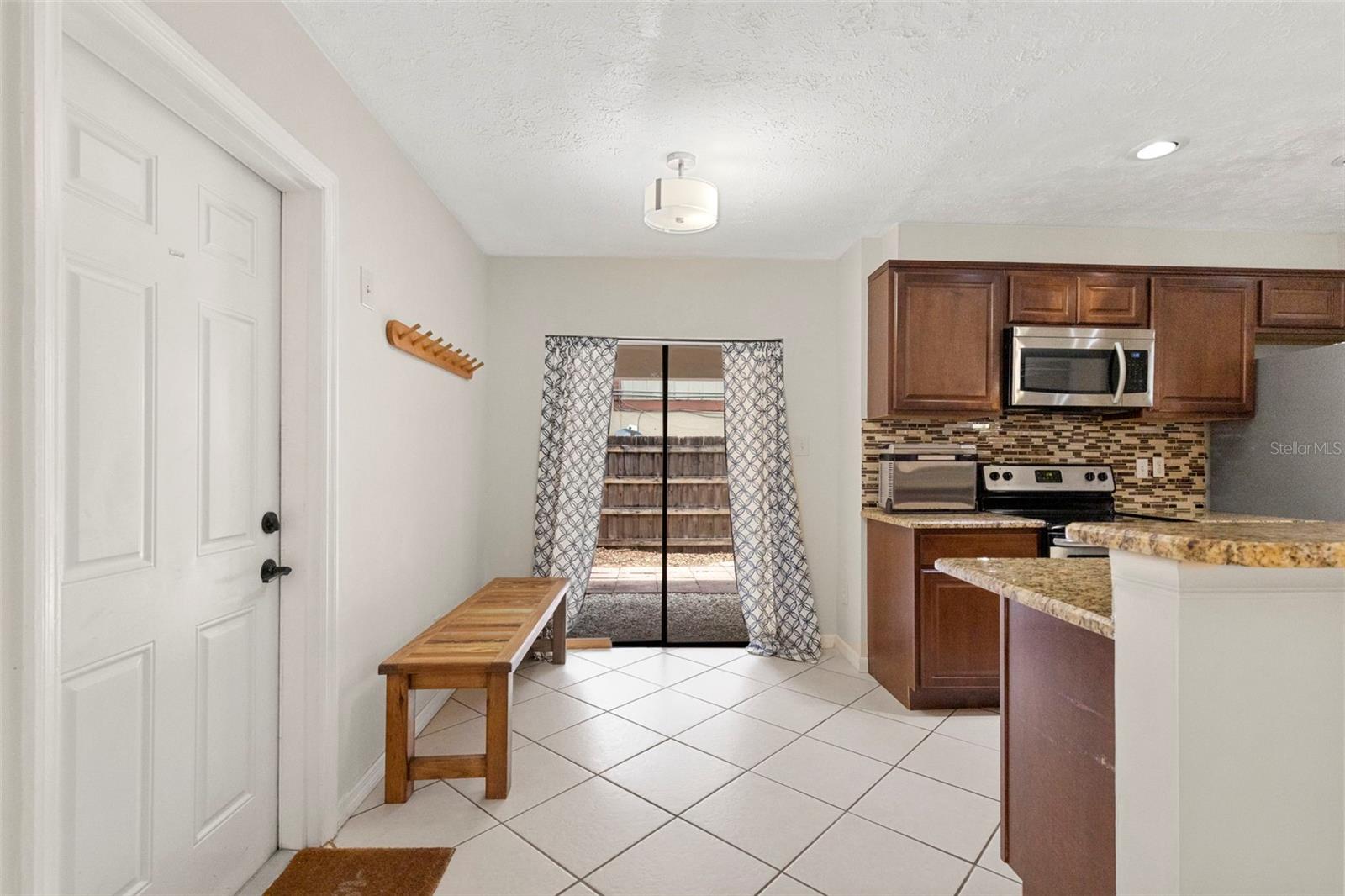 COUNTRY PLACE UNIT 3 B - Residential