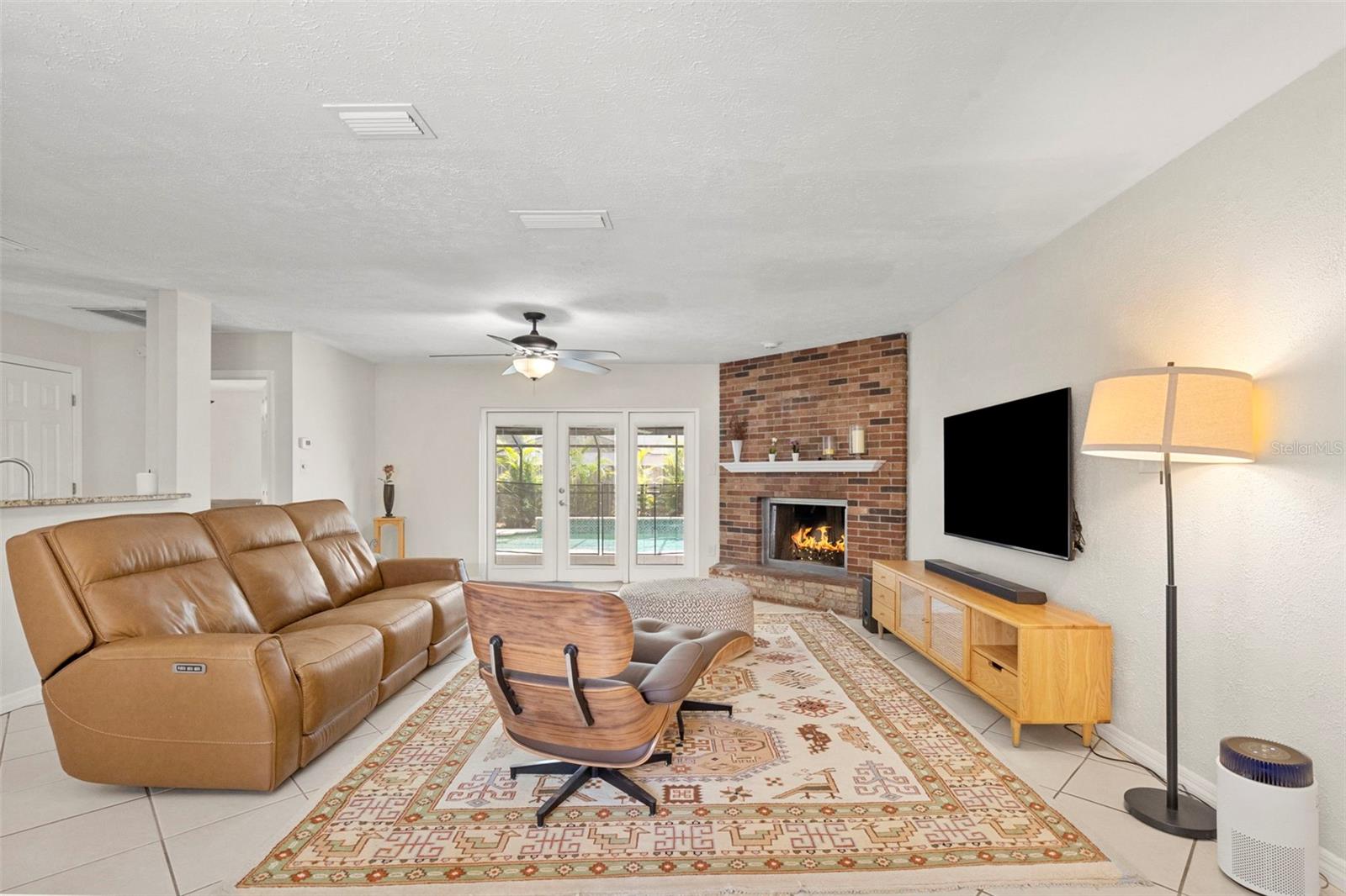 COUNTRY PLACE UNIT 3 B - Residential