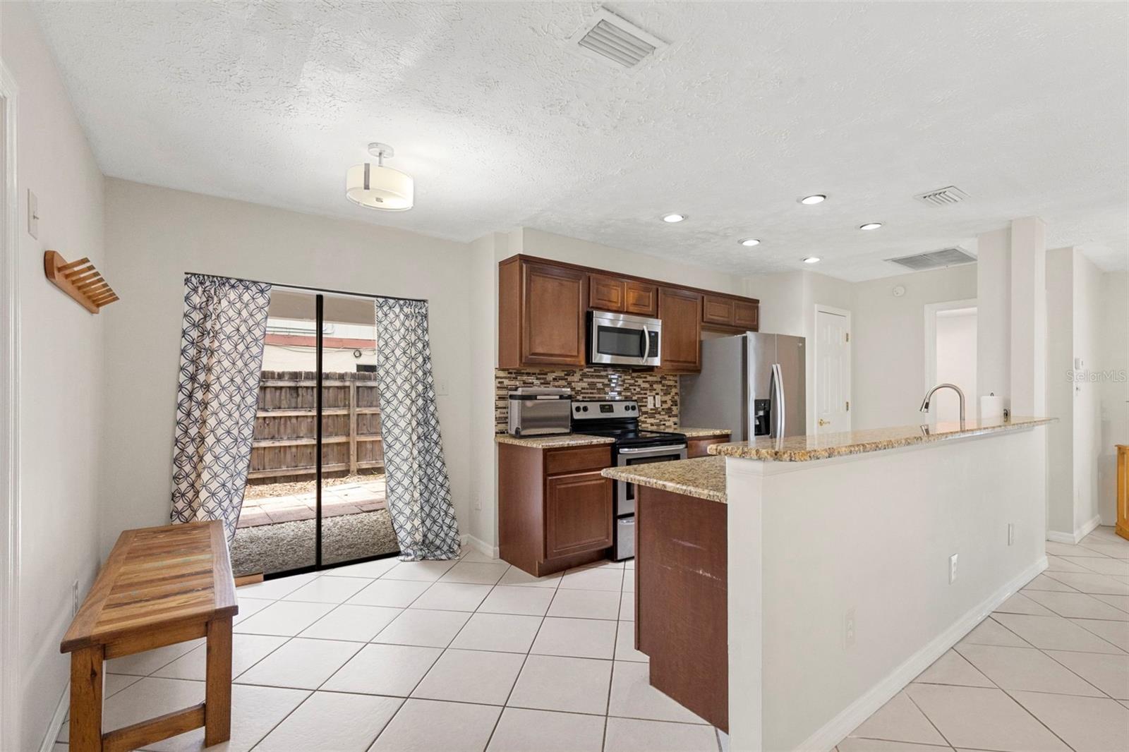 COUNTRY PLACE UNIT 3 B - Residential