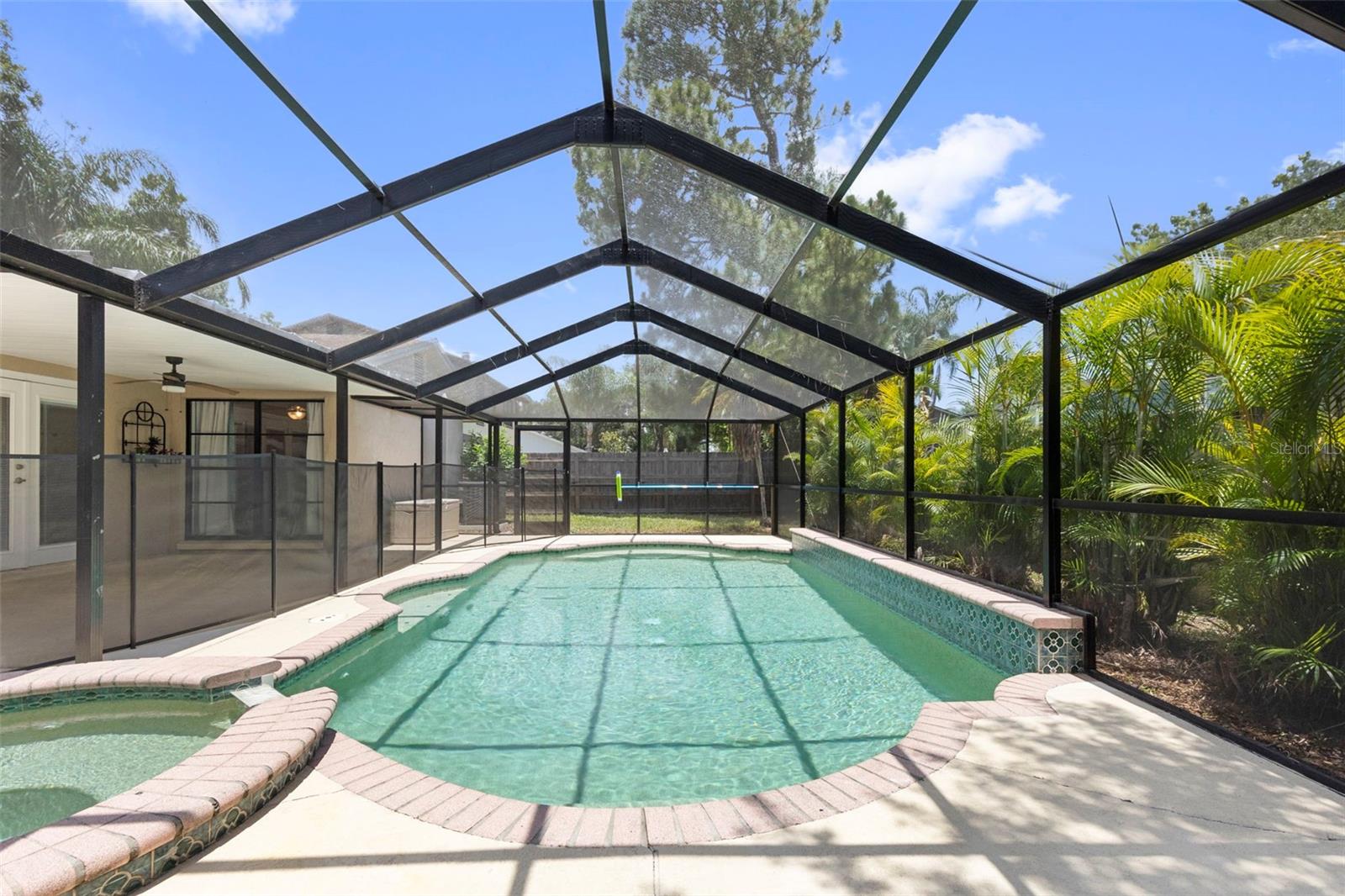 COUNTRY PLACE UNIT 3 B - Residential
