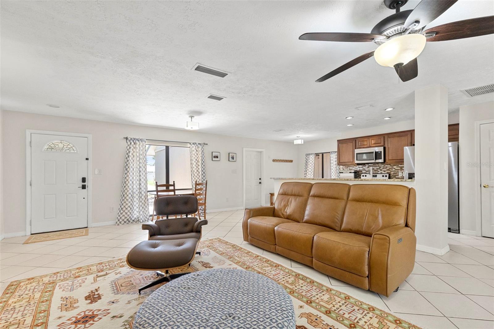 COUNTRY PLACE UNIT 3 B - Residential