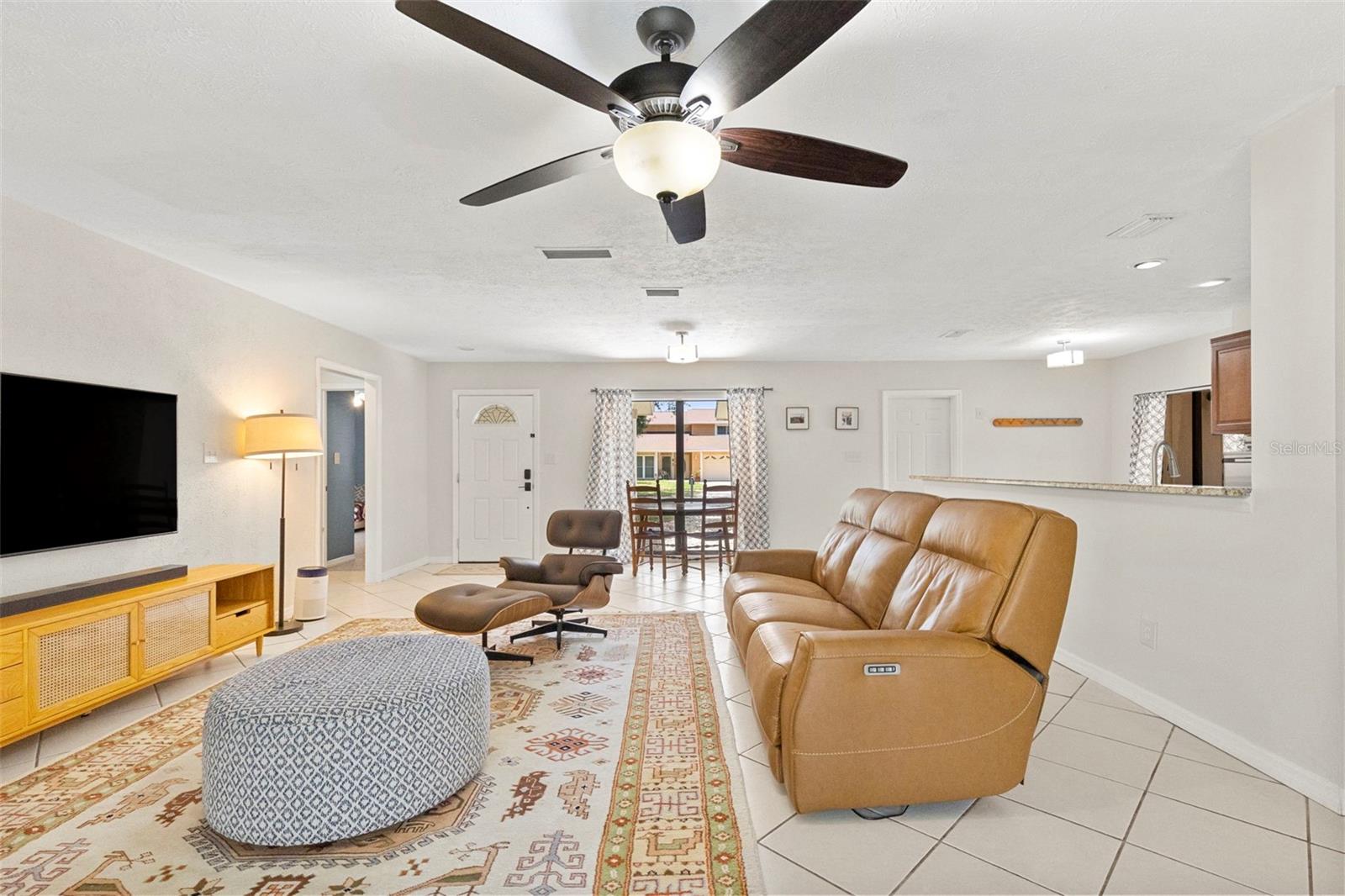COUNTRY PLACE UNIT 3 B - Residential