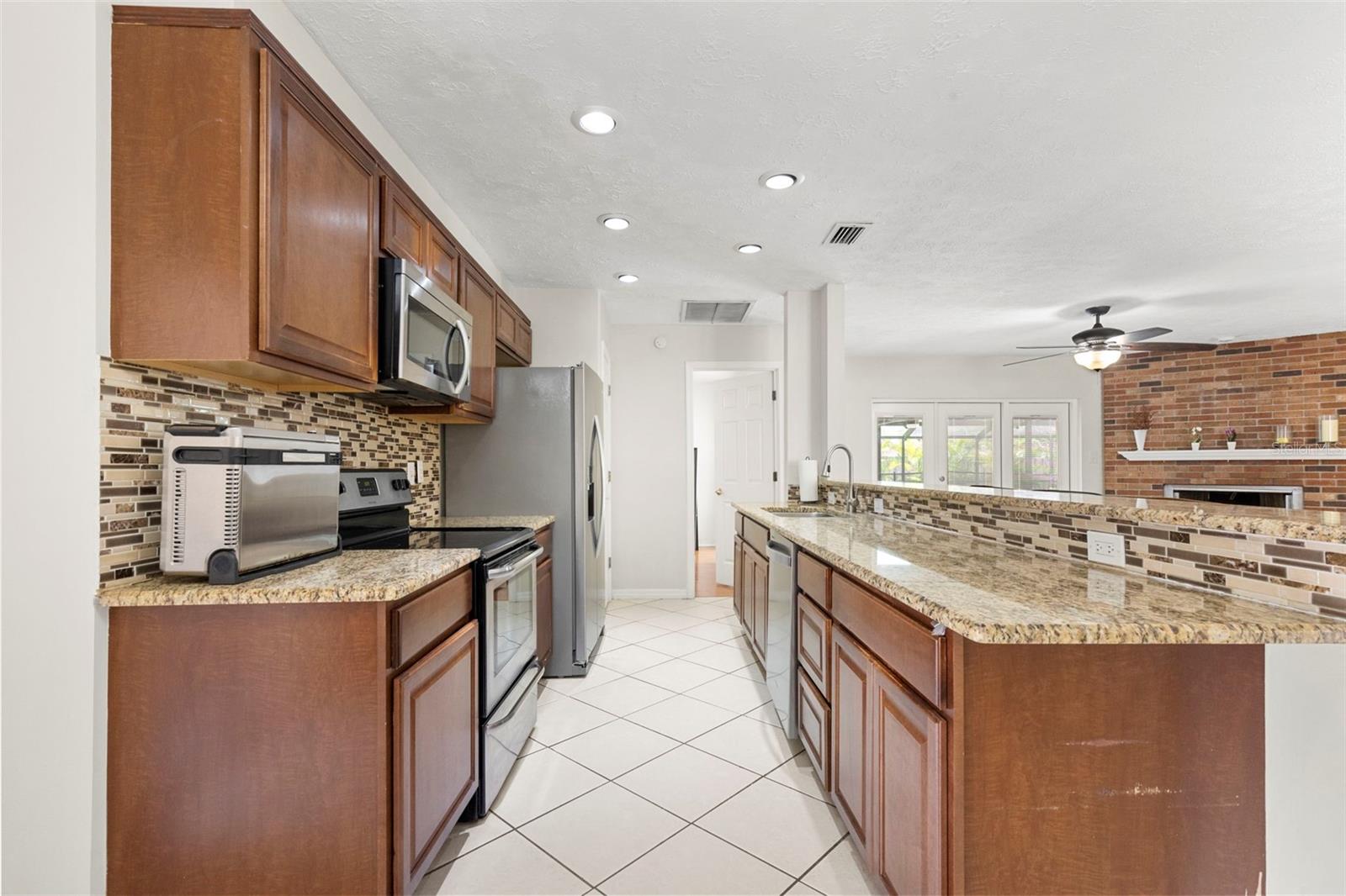 COUNTRY PLACE UNIT 3 B - Residential